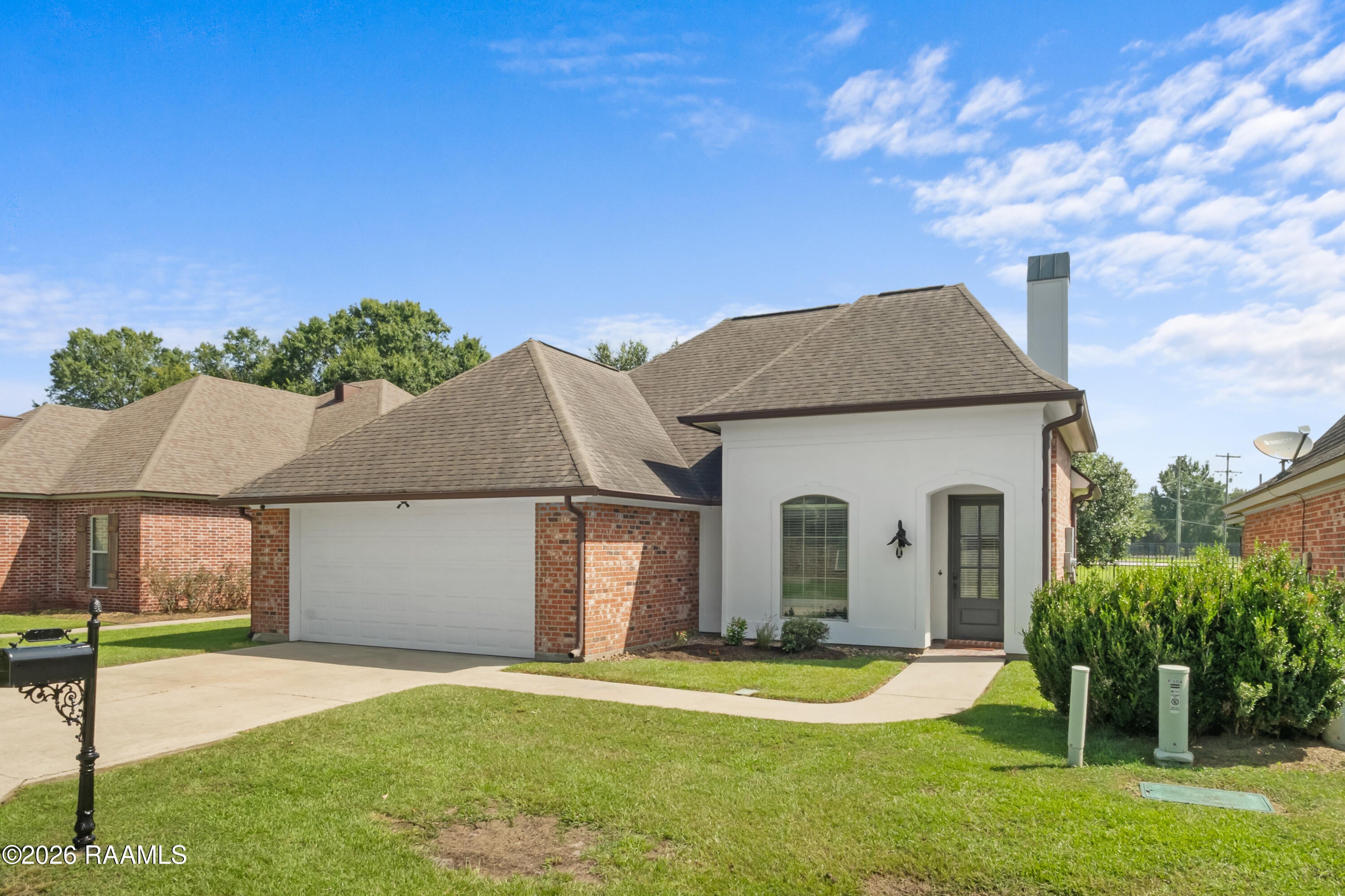 104 Clover Leaf Drive — photo