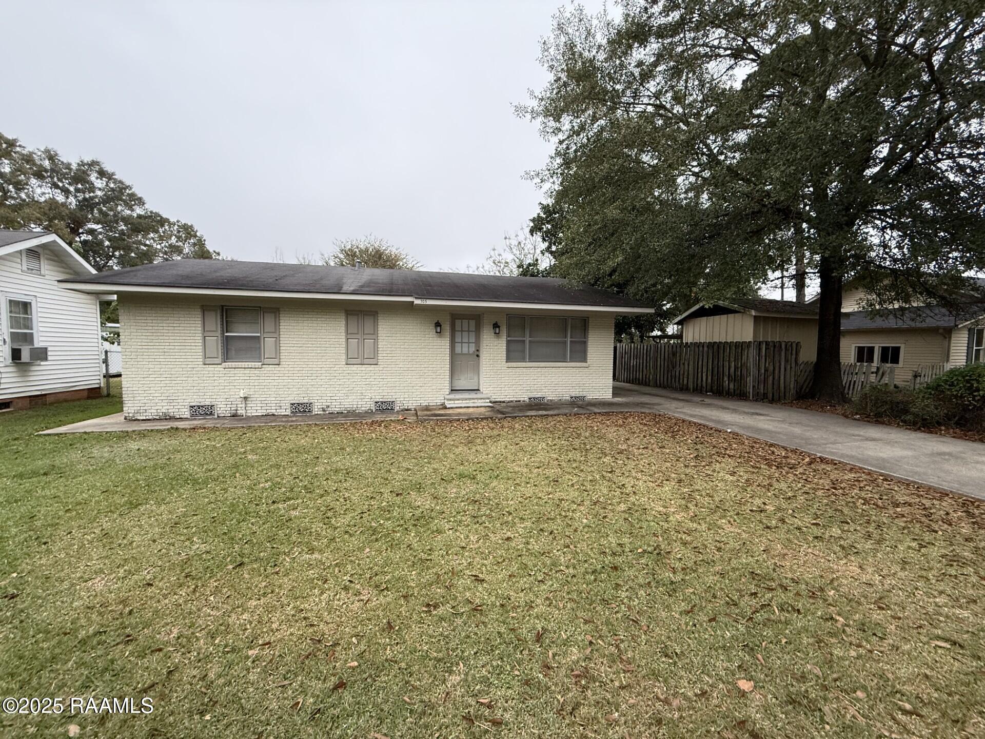 705 E Washington Street — photo