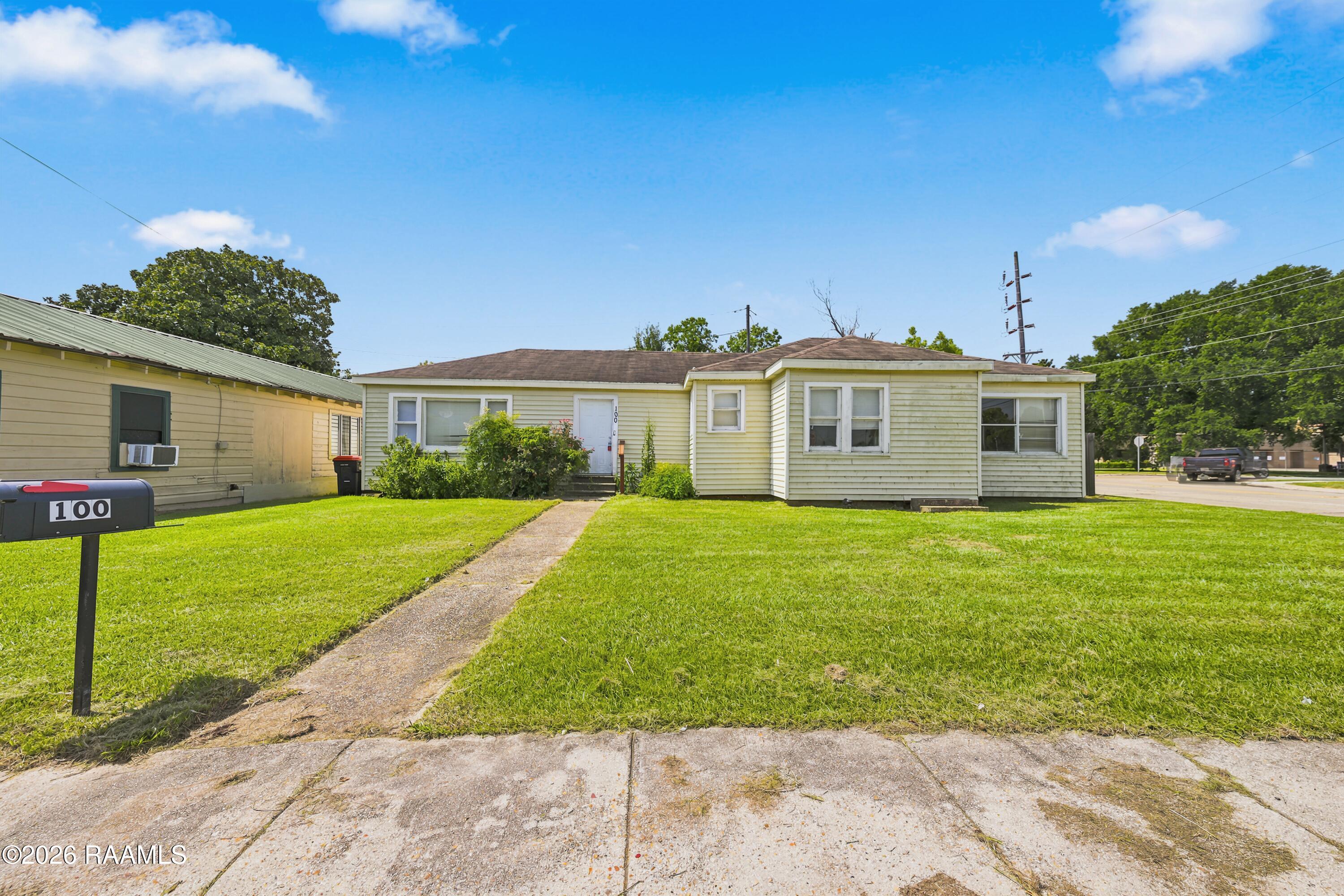 100 Sunset Drive — photo