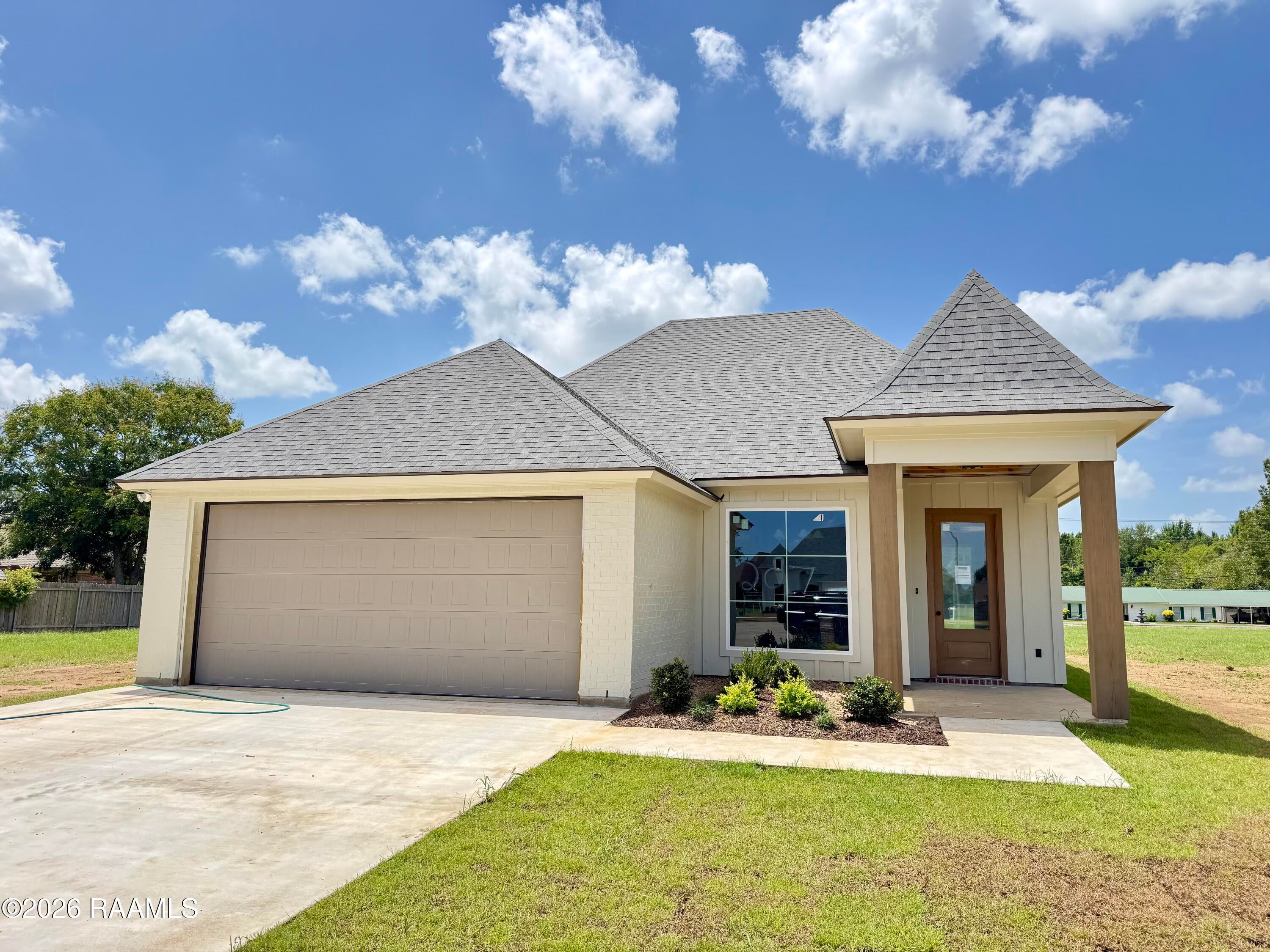 207 Commons Drive — photo