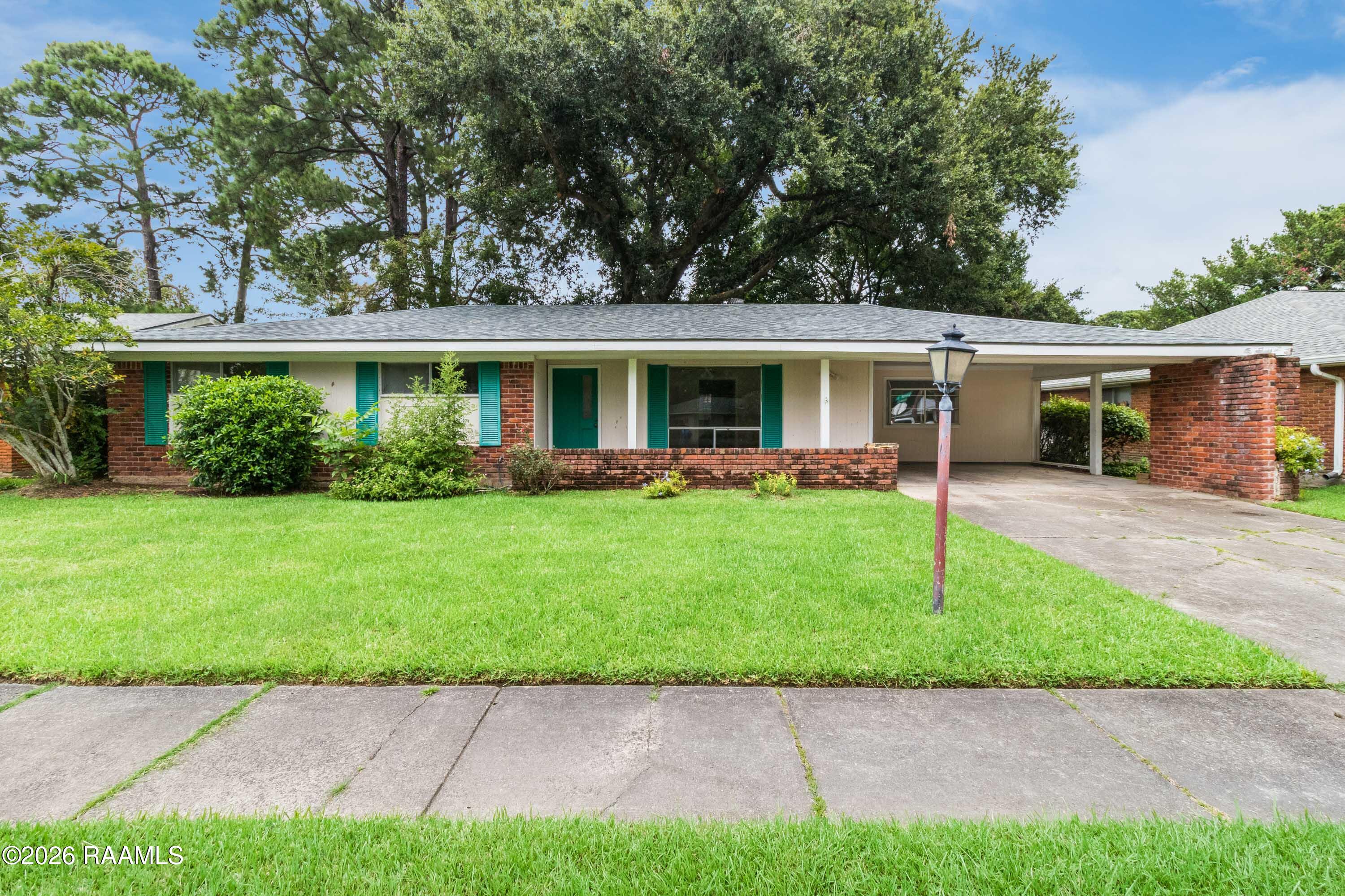 105 Ashwood Drive — photo