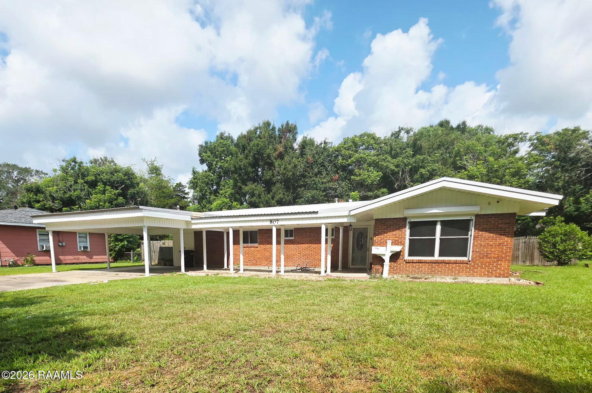 807 Victory Drive — photo