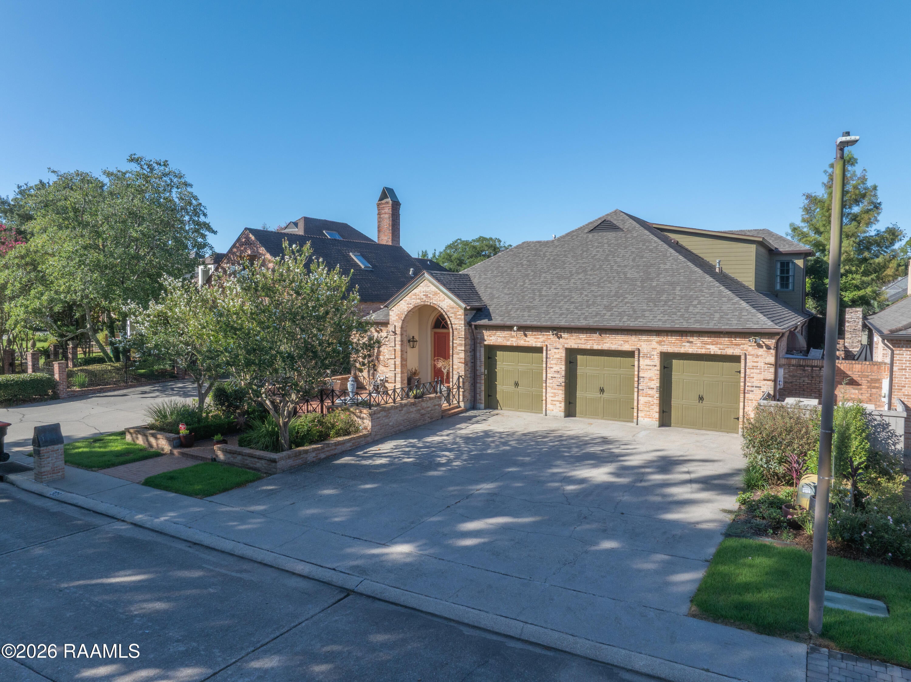 309 Oakleaf Drive — photo