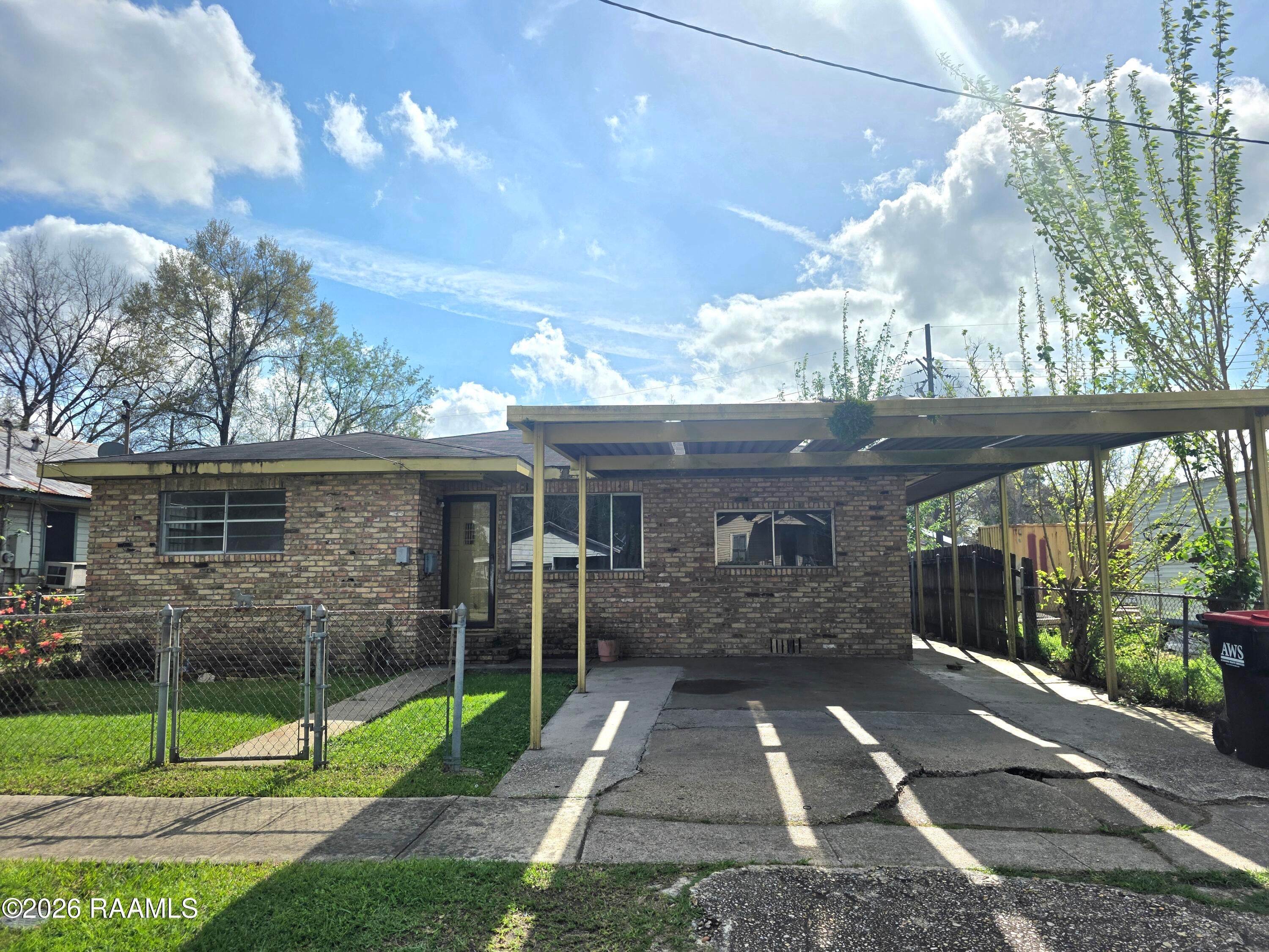 812 S Magnolia Street — photo
