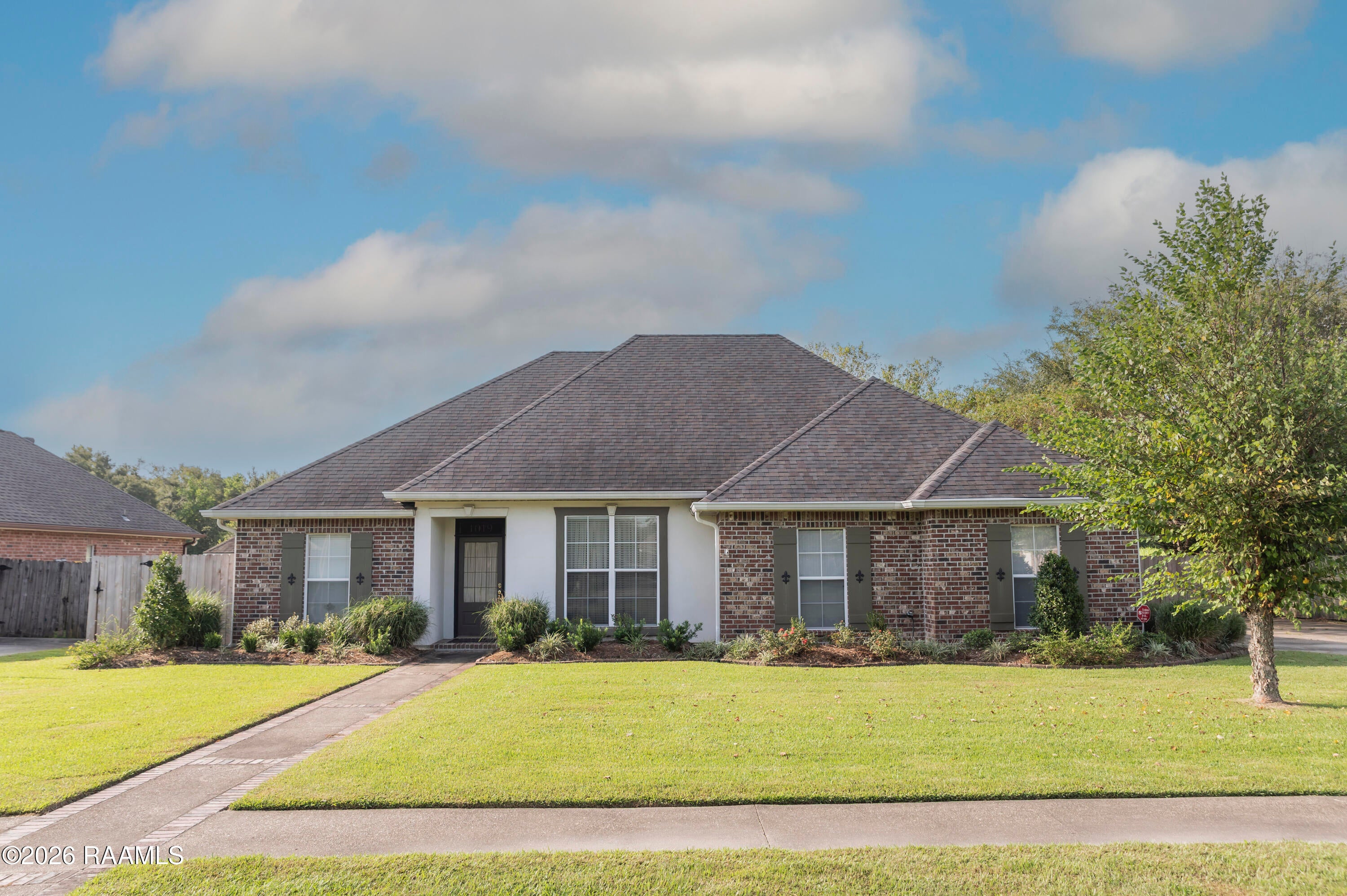 1019 Woodridge Drive — photo