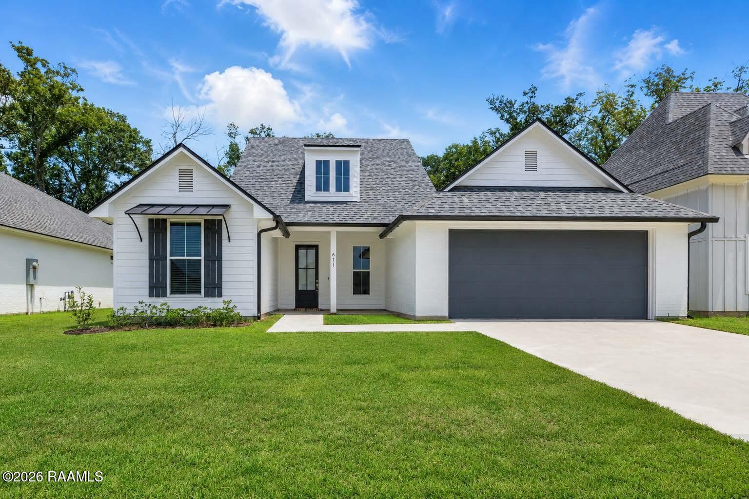 611 Whispering Meadows Road — photo
