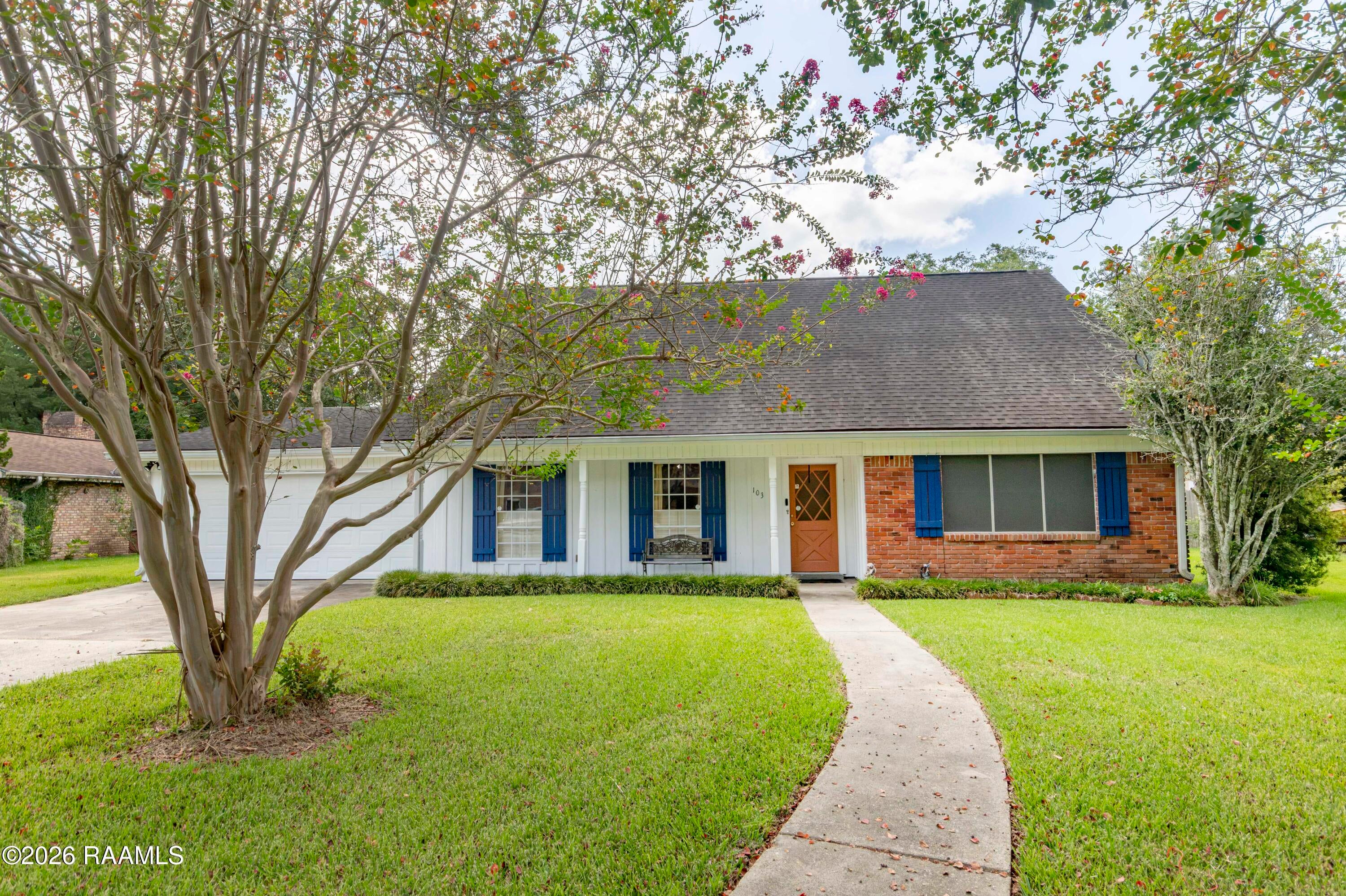 103 Oak Glen Drive — photo