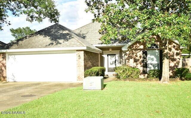 208 E Weeks Drive — photo