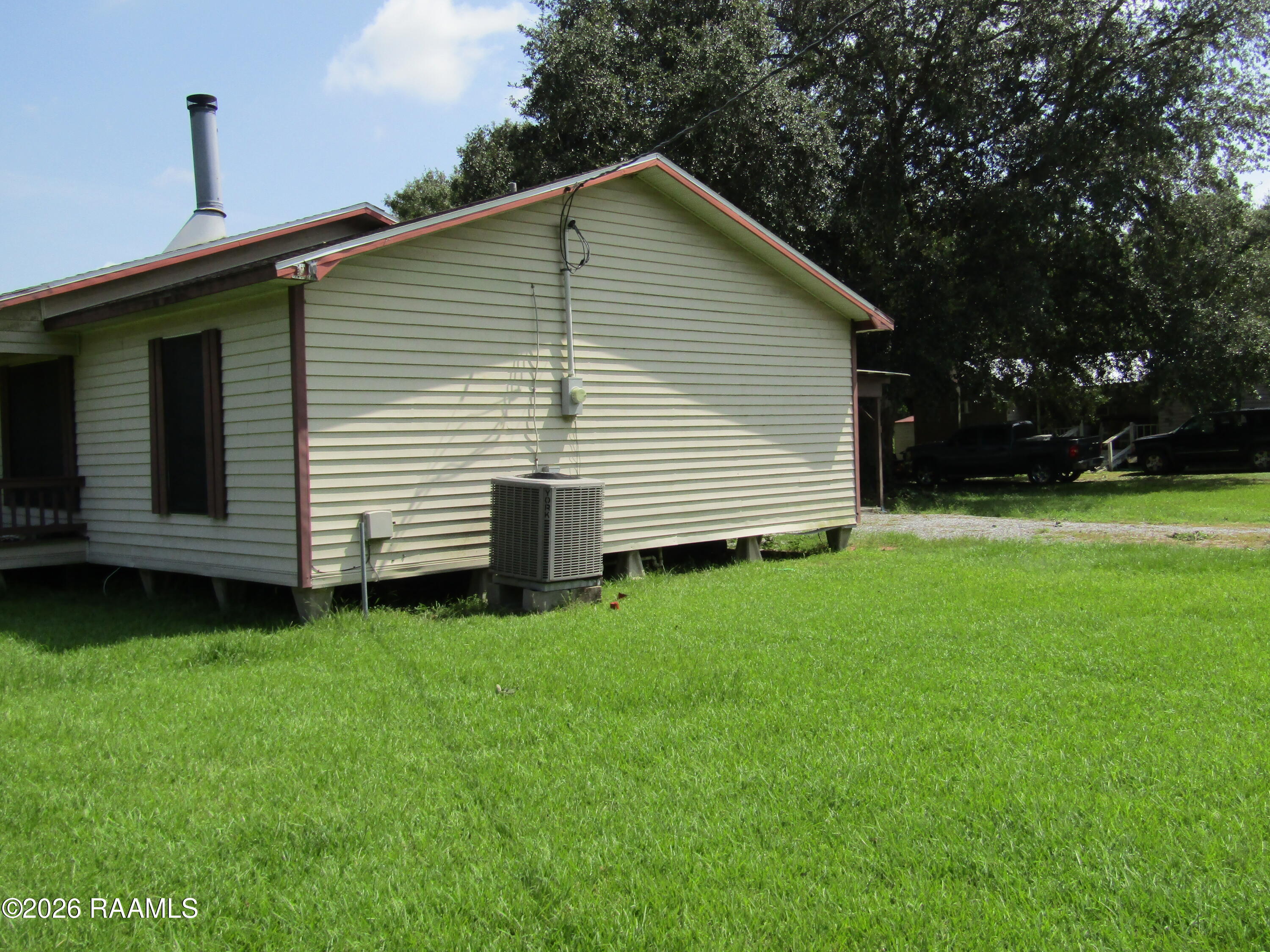 109 Oakview Drive — photo