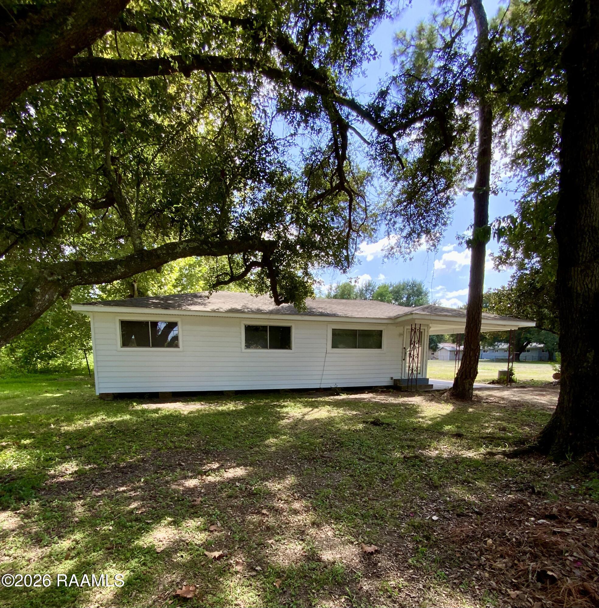 2307 W Willow Street — photo