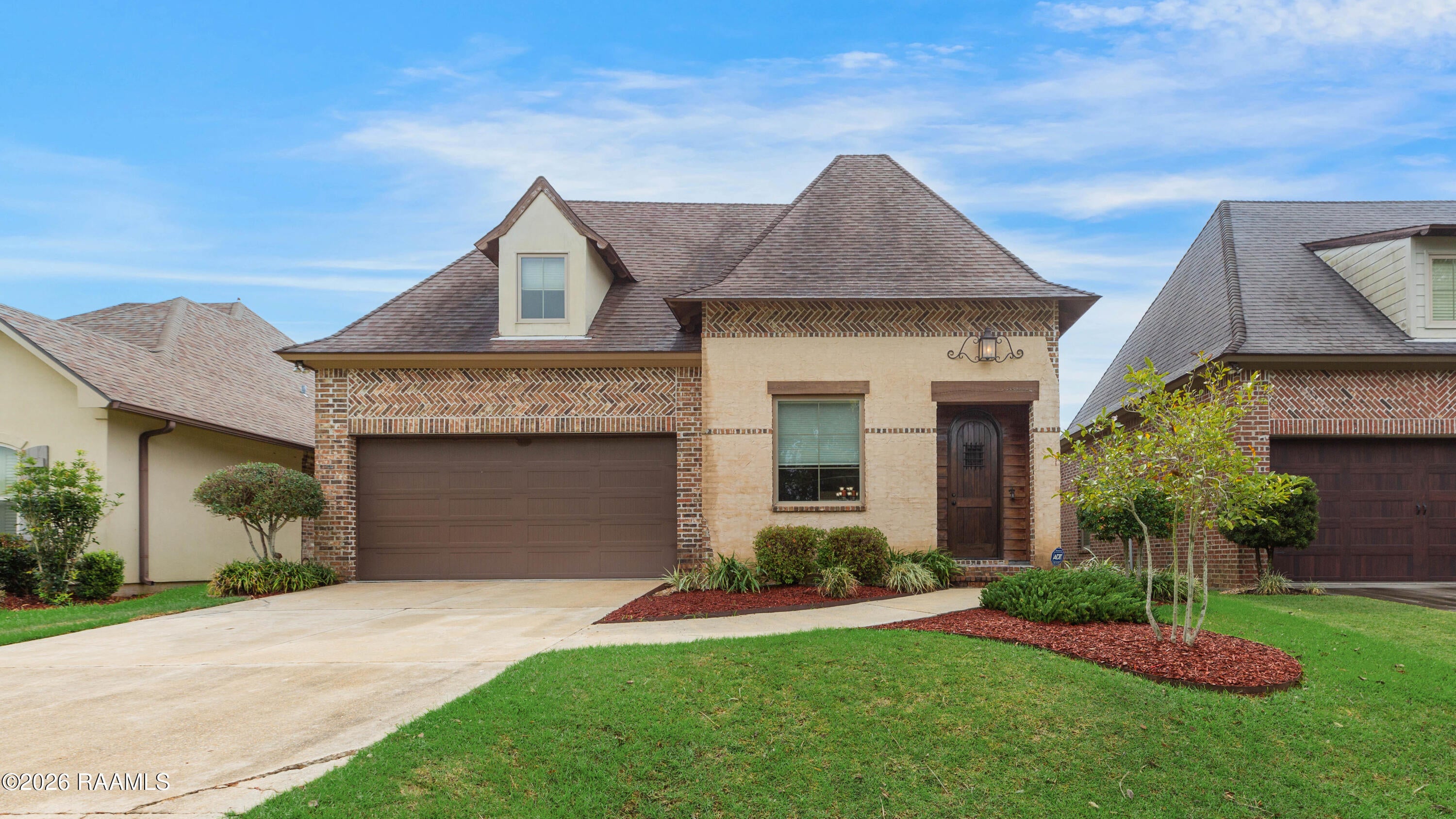 112 Heathwood Drive — photo