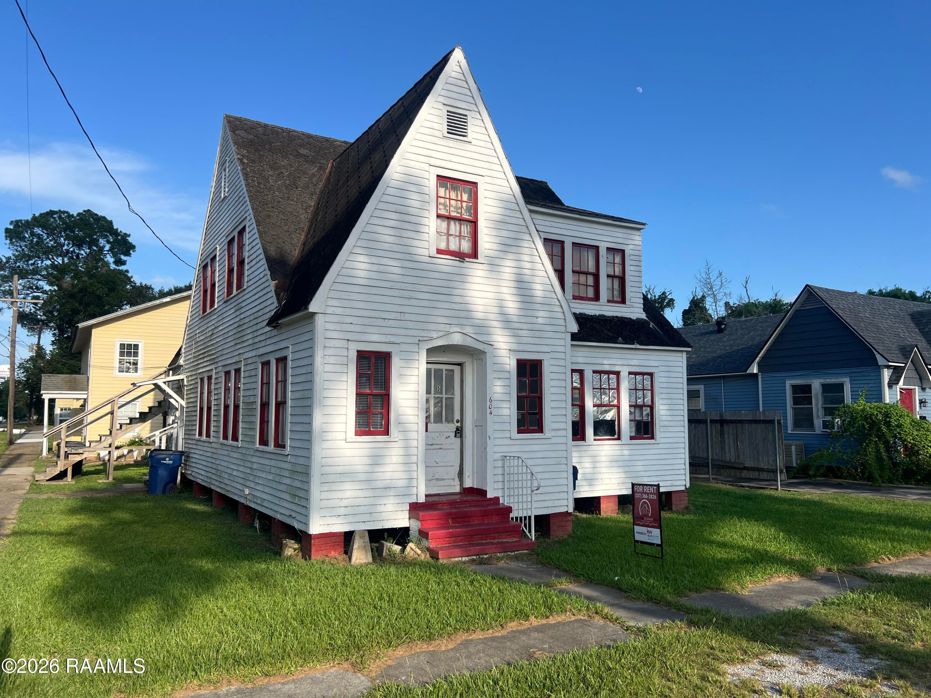 604 E Saint Victor Street 5 — photo