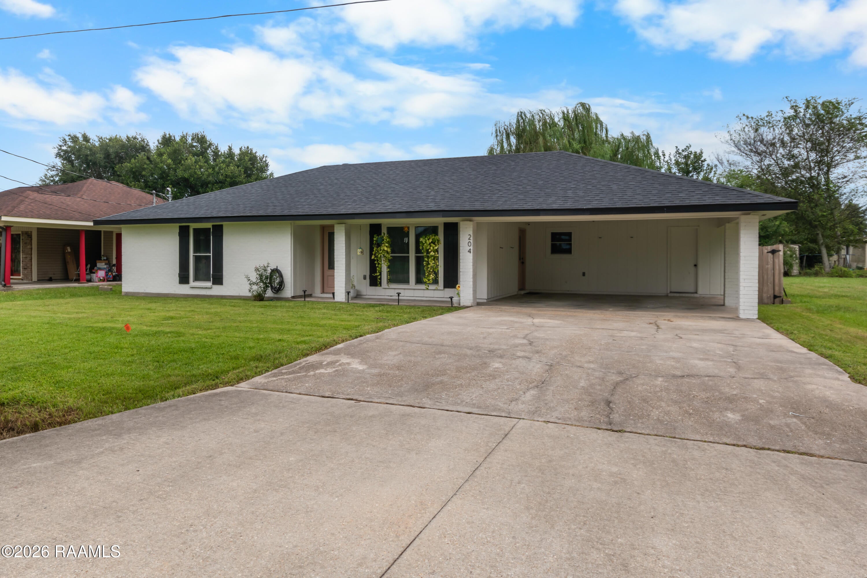 204 Deerfield Loop — photo