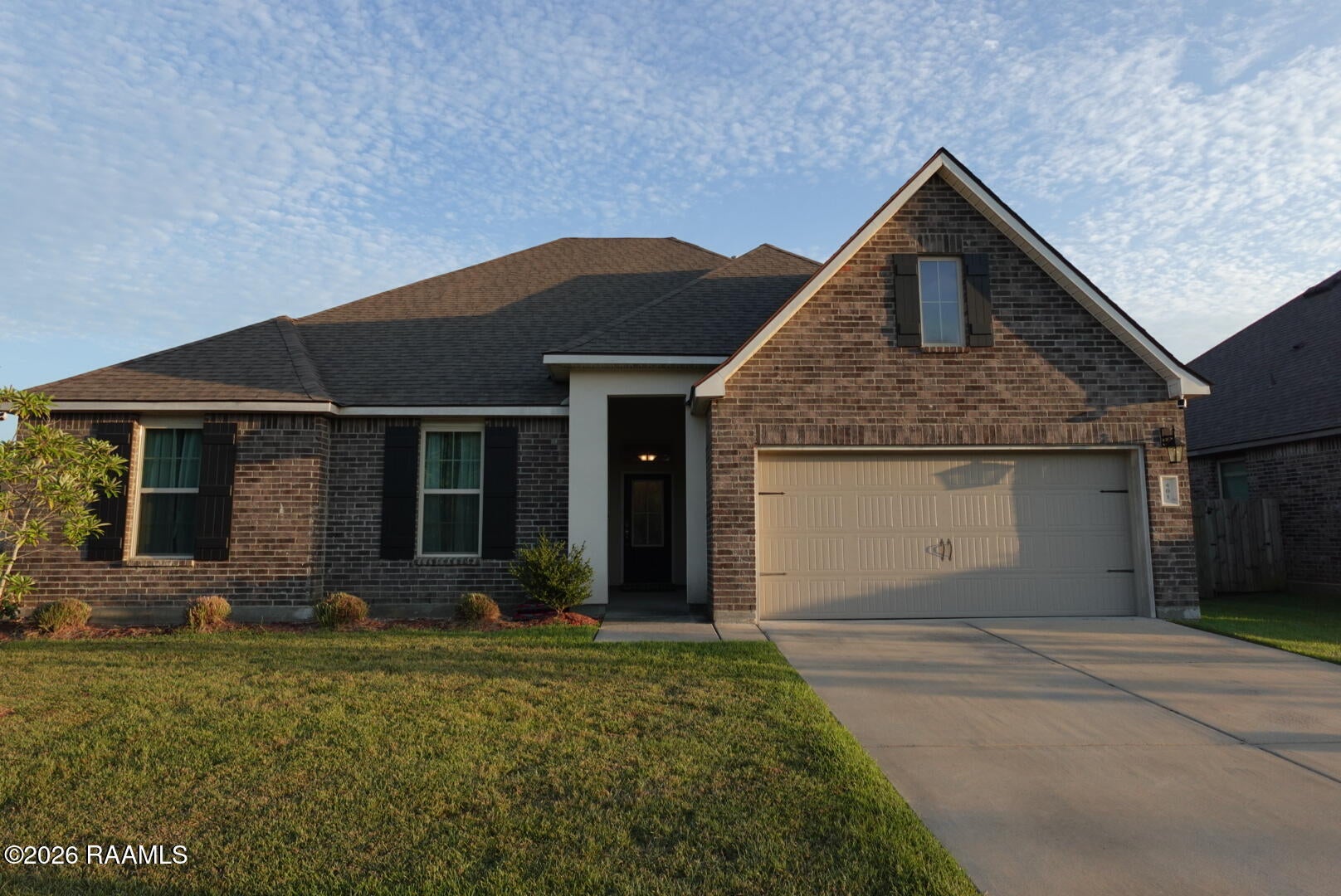 401 Dua Lane — photo