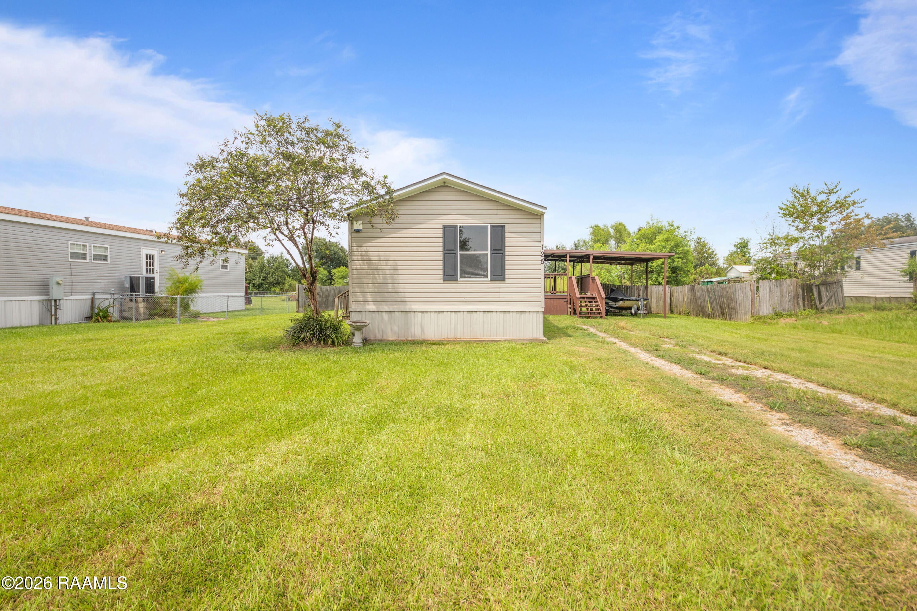 125 Robins Nest Lane — photo
