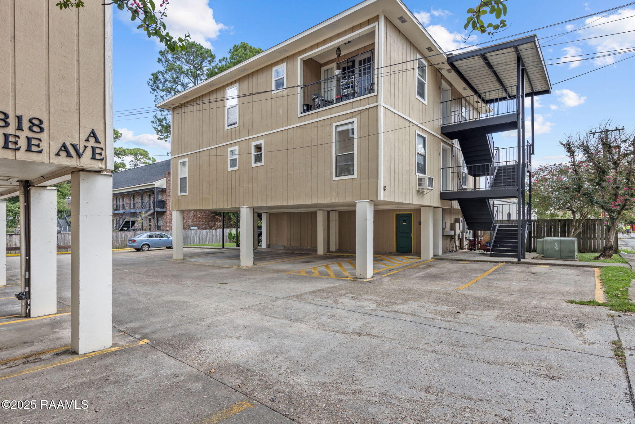 1318 Lee Avenue C6 — photo