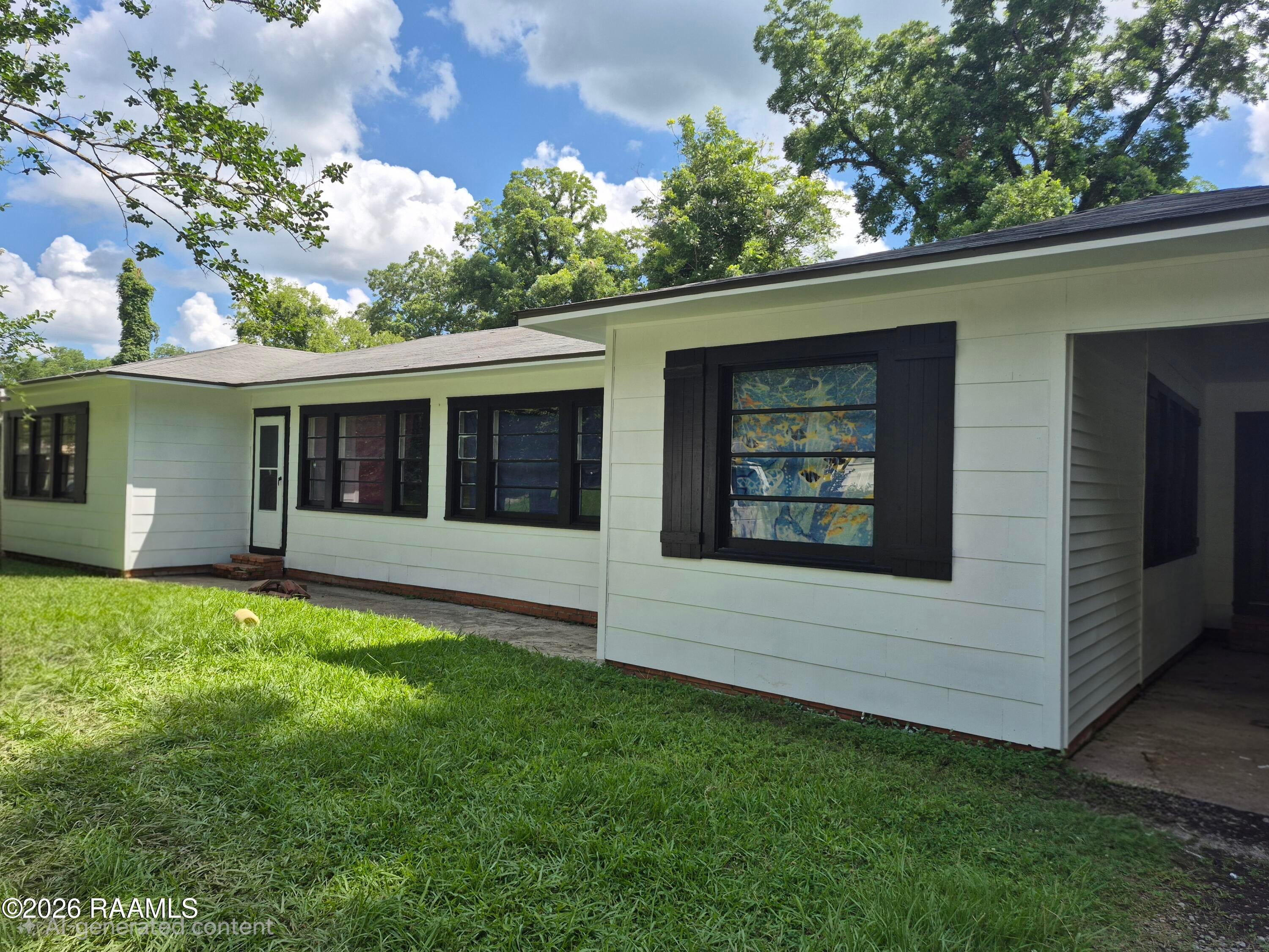 413 W Dupre Street — photo