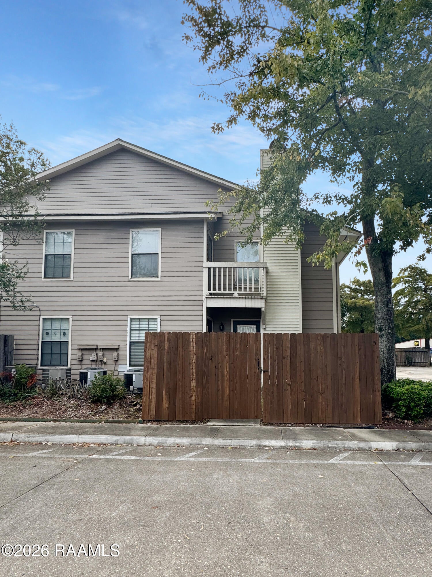1000 Kaliste Saloom Road Apt 5 — photo