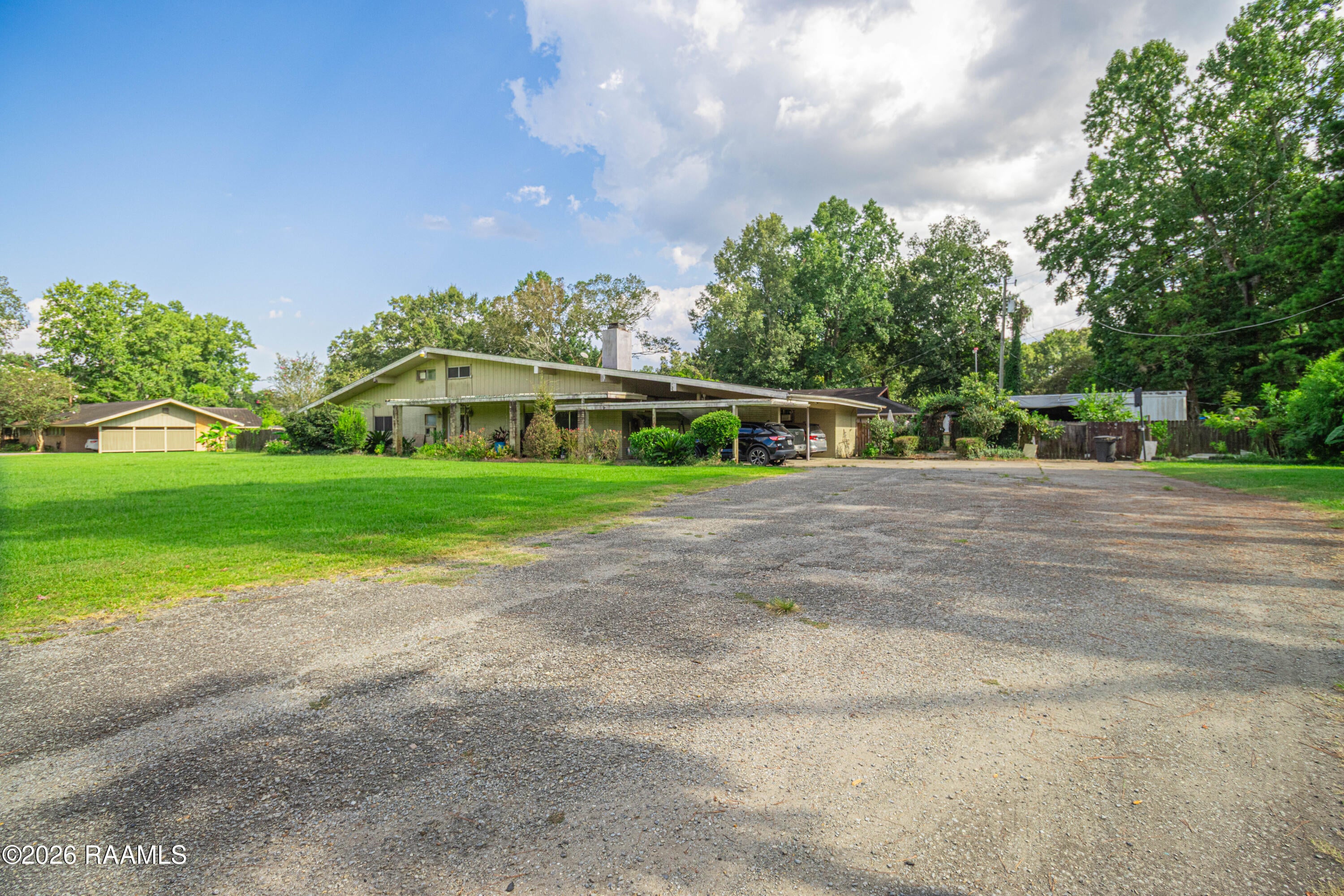 515 Perry Drive — photo