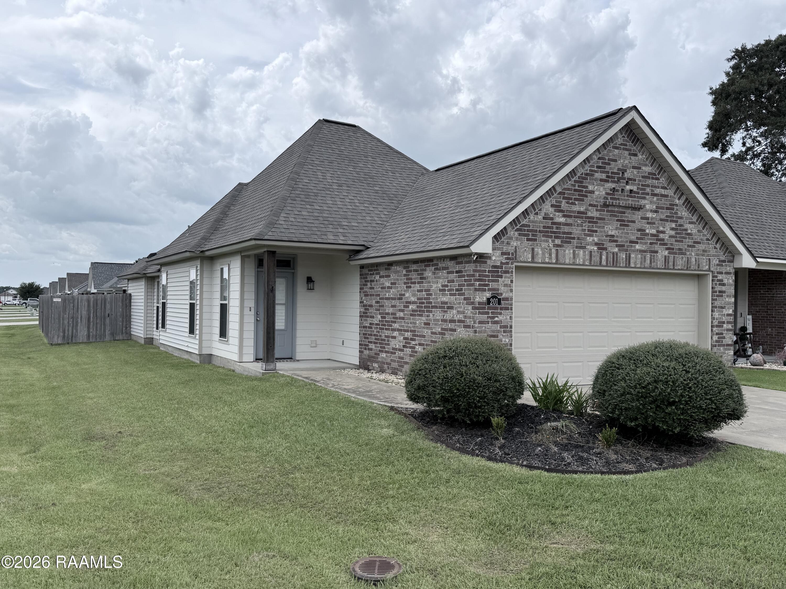 201 Harvest Court — photo