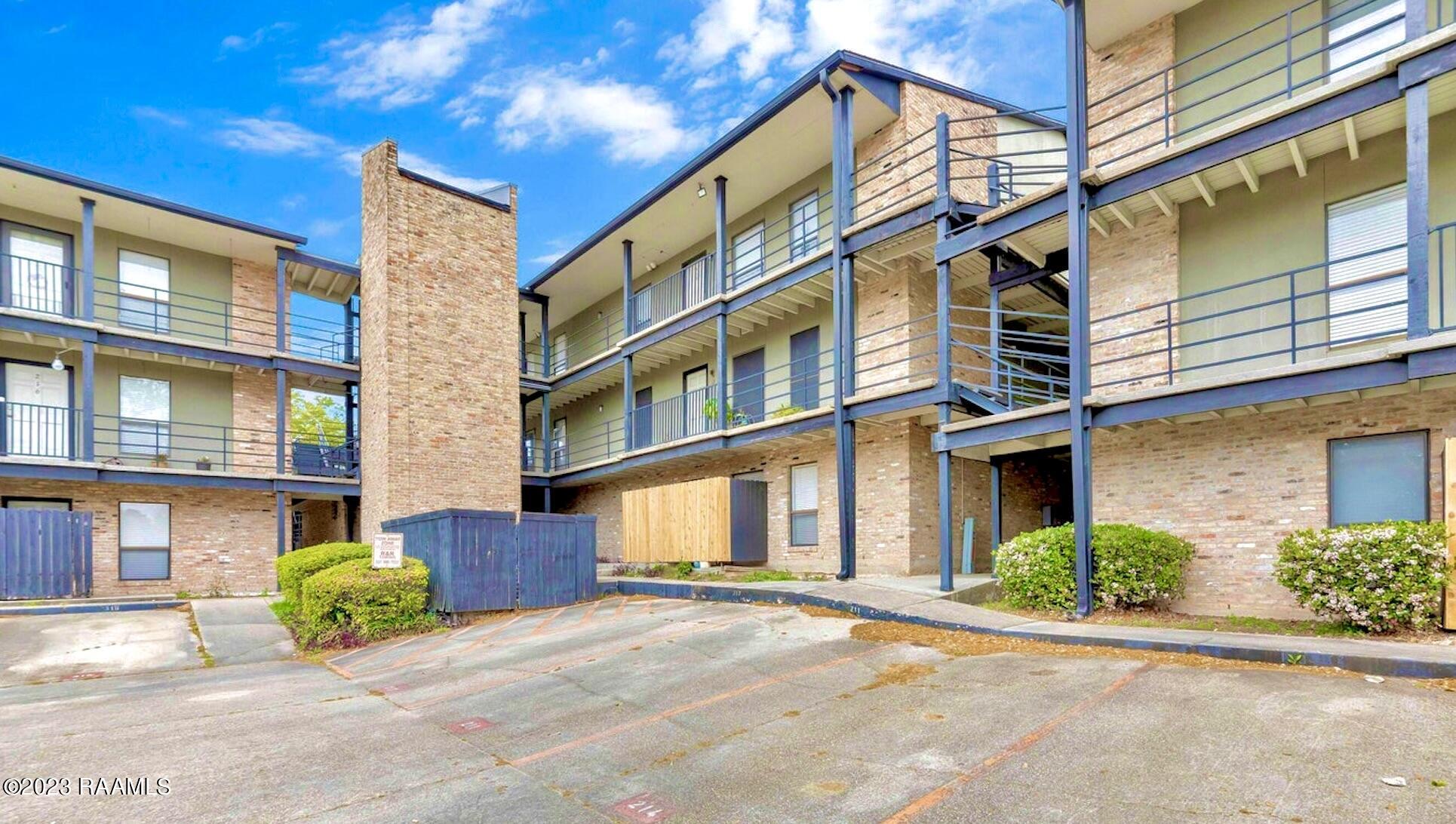 701 S College Road Apt 214 — photo