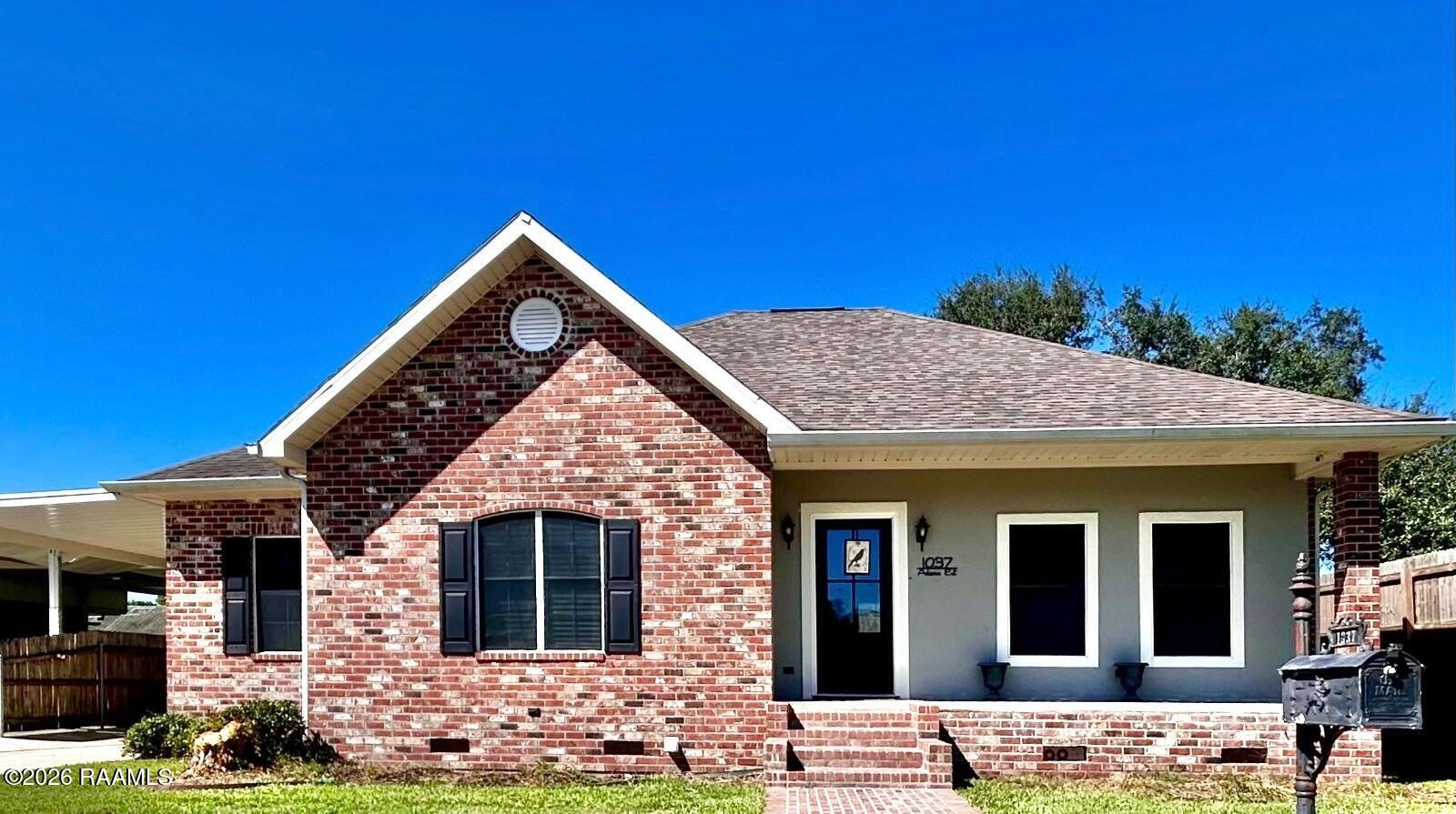 1037 Susan Court — photo