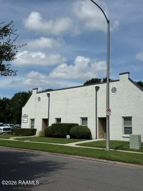 105 Chapel Drive — photo
