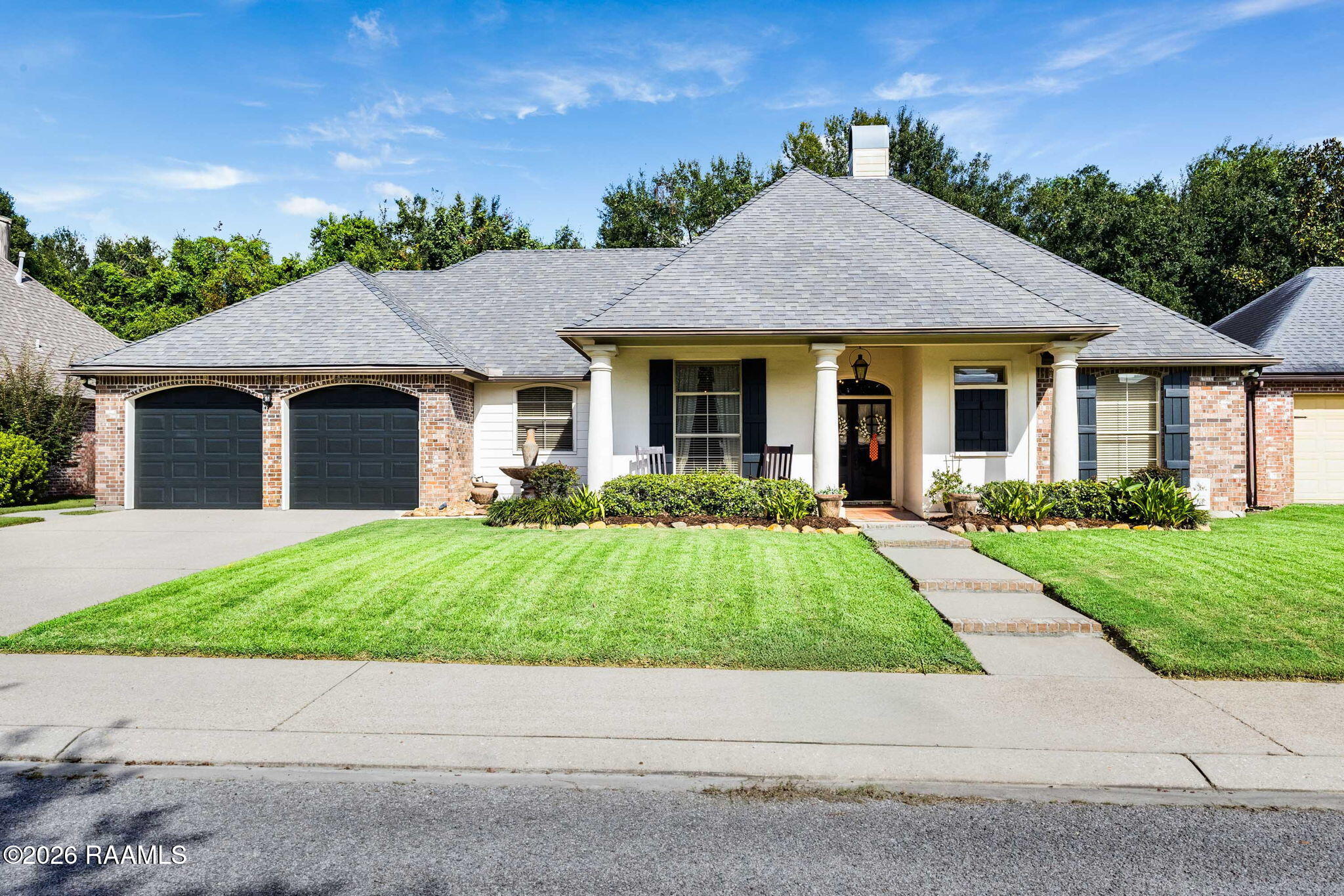 402 Southlake Circle — photo