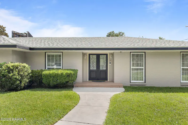 121 Beverly Drive — photo