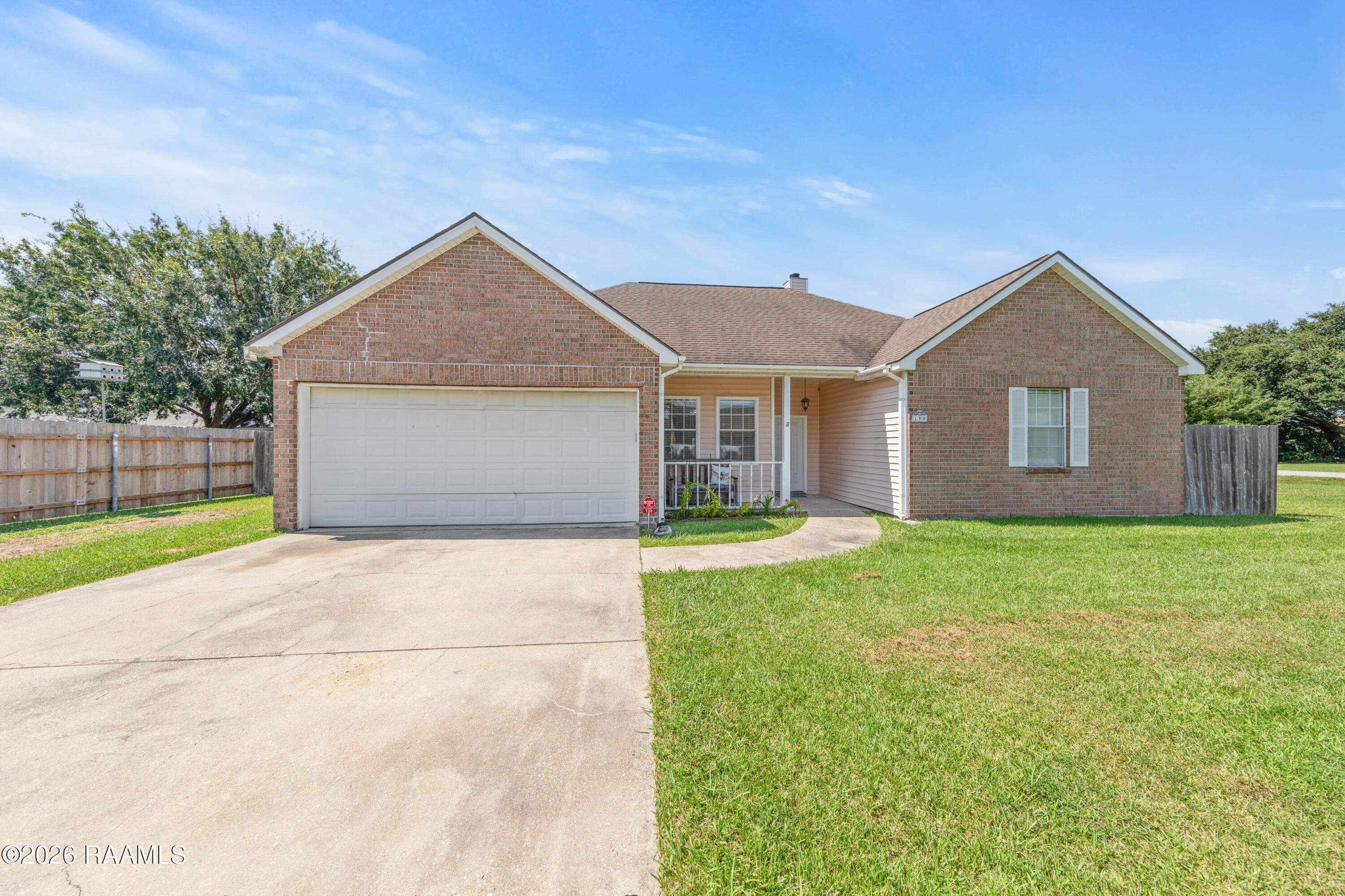 100 Longleaf Drive — photo