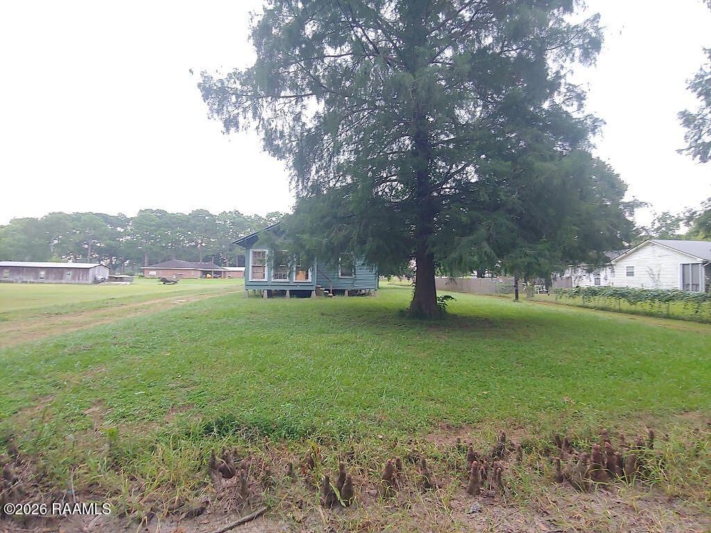 5711 Derouen Road — photo