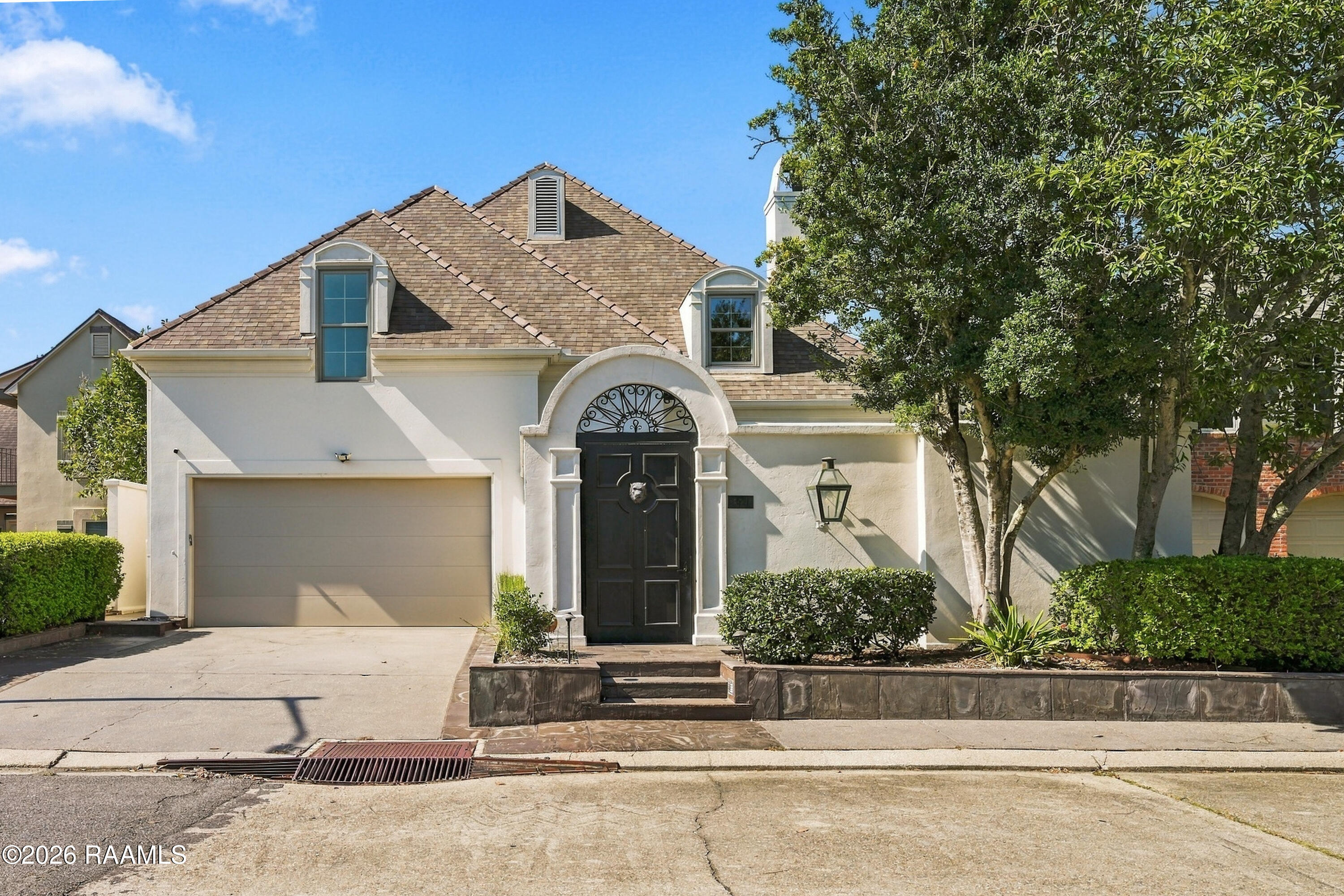 301 Oakleaf Drive — photo