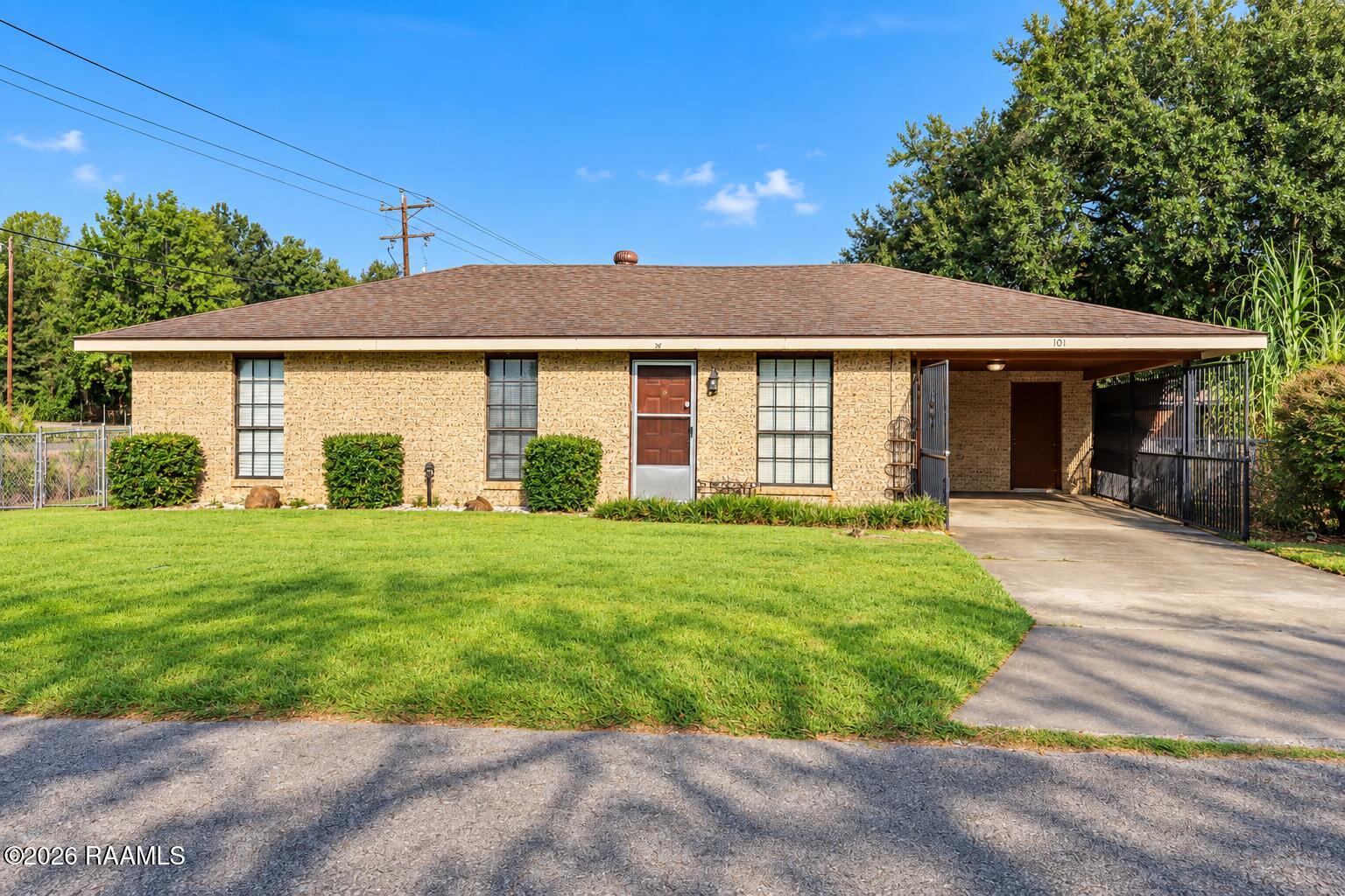 101 Bloomfield Drive — photo