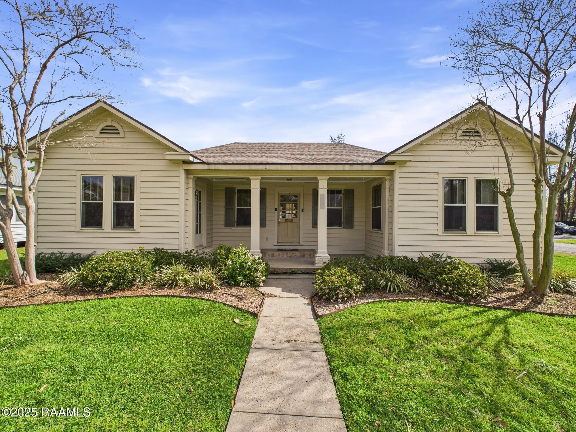 1502 W University Avenue — photo