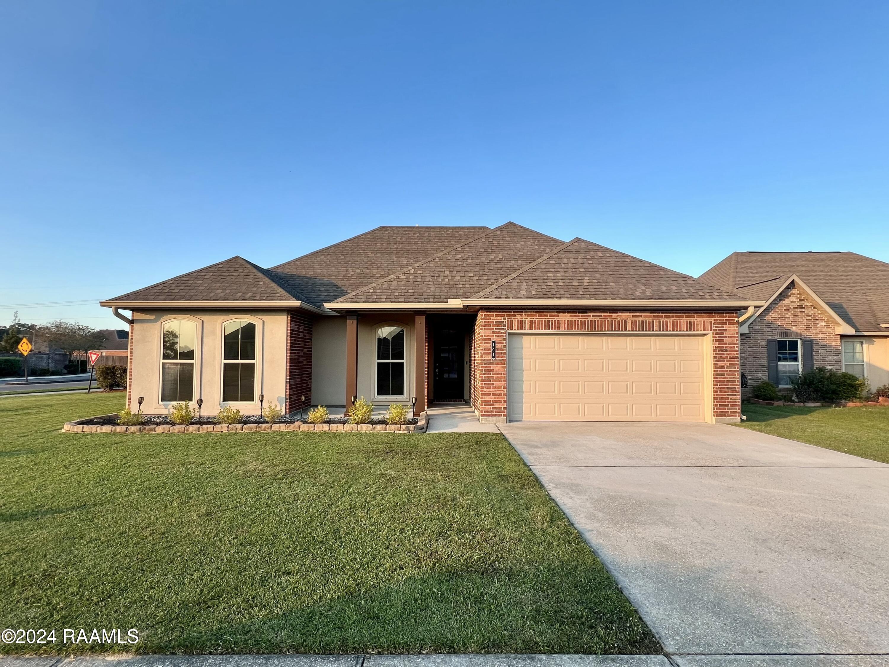 101 Spanish Moss Lane — photo