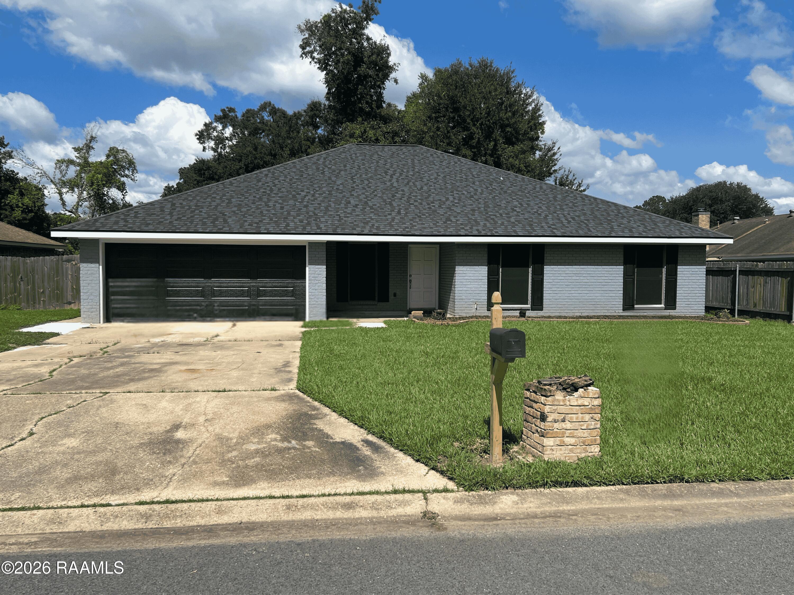 102 Briarwood Drive — photo