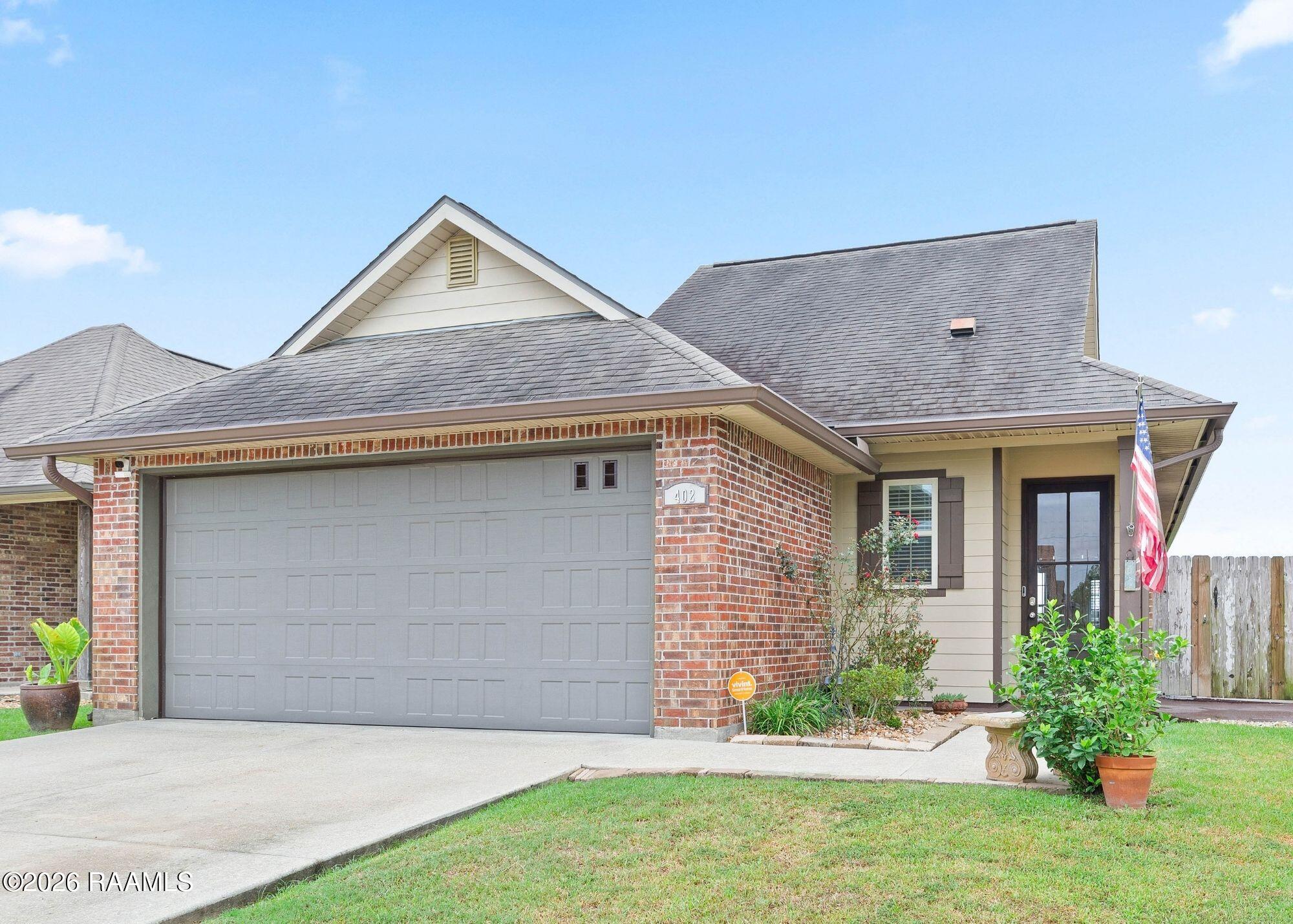 402 Highland View Drive — photo