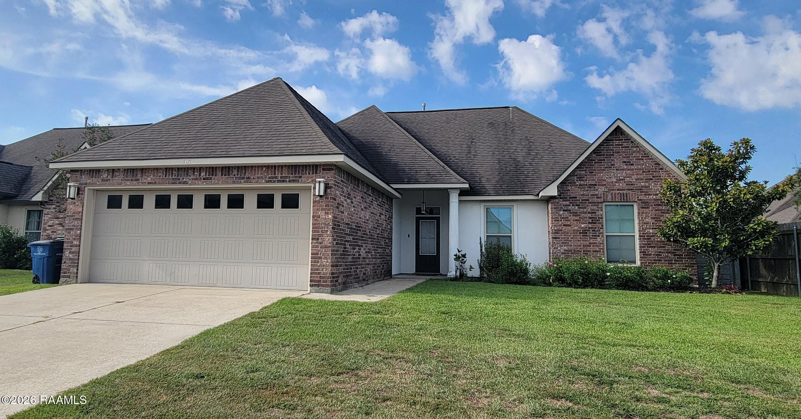 407 Claystone Road — photo