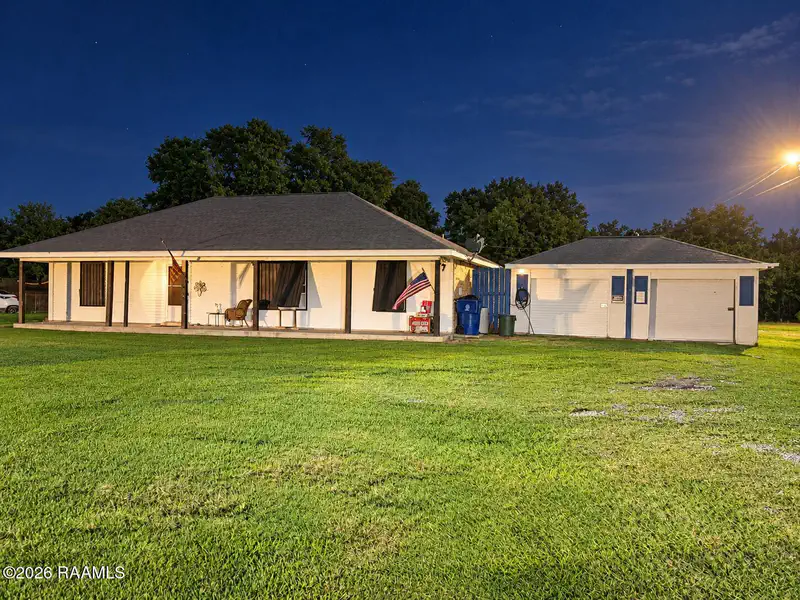 2590 Grand Prairie Highway — photo
