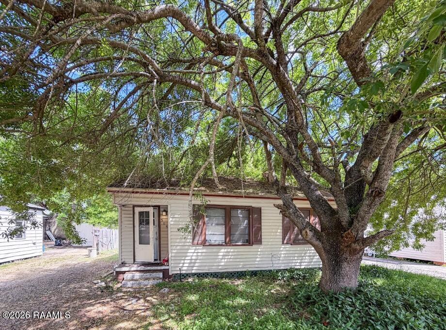 305 Thelma Drive — photo
