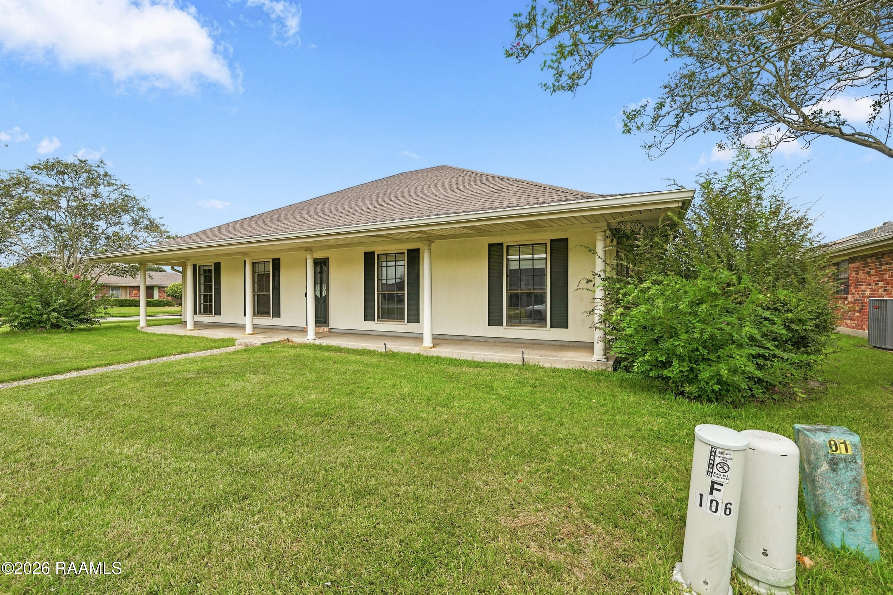 106 Portage Court — photo