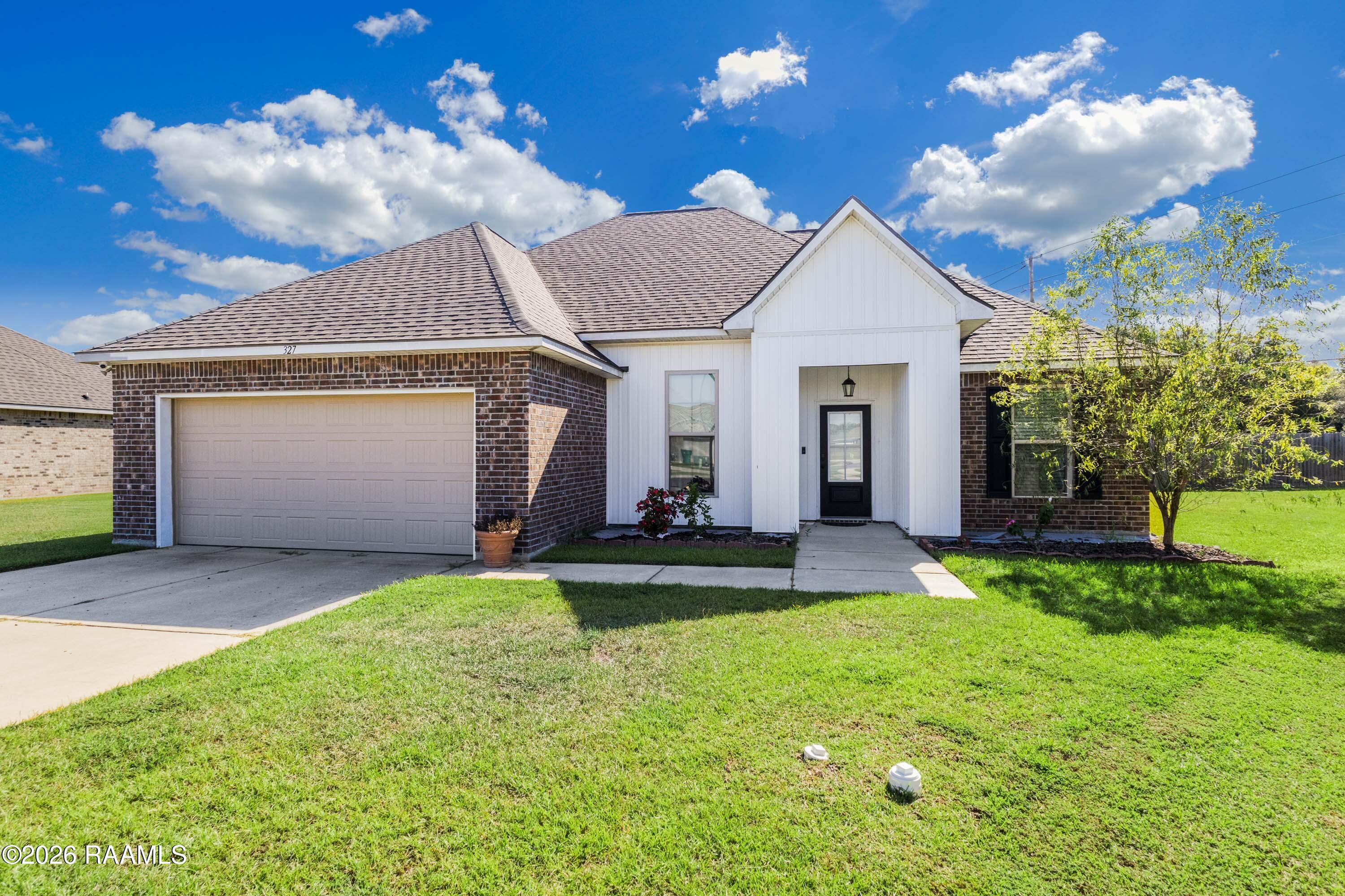 327 Weaver Way — photo