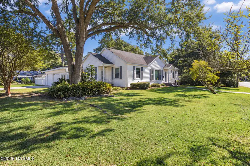 701 Parkview Drive — photo