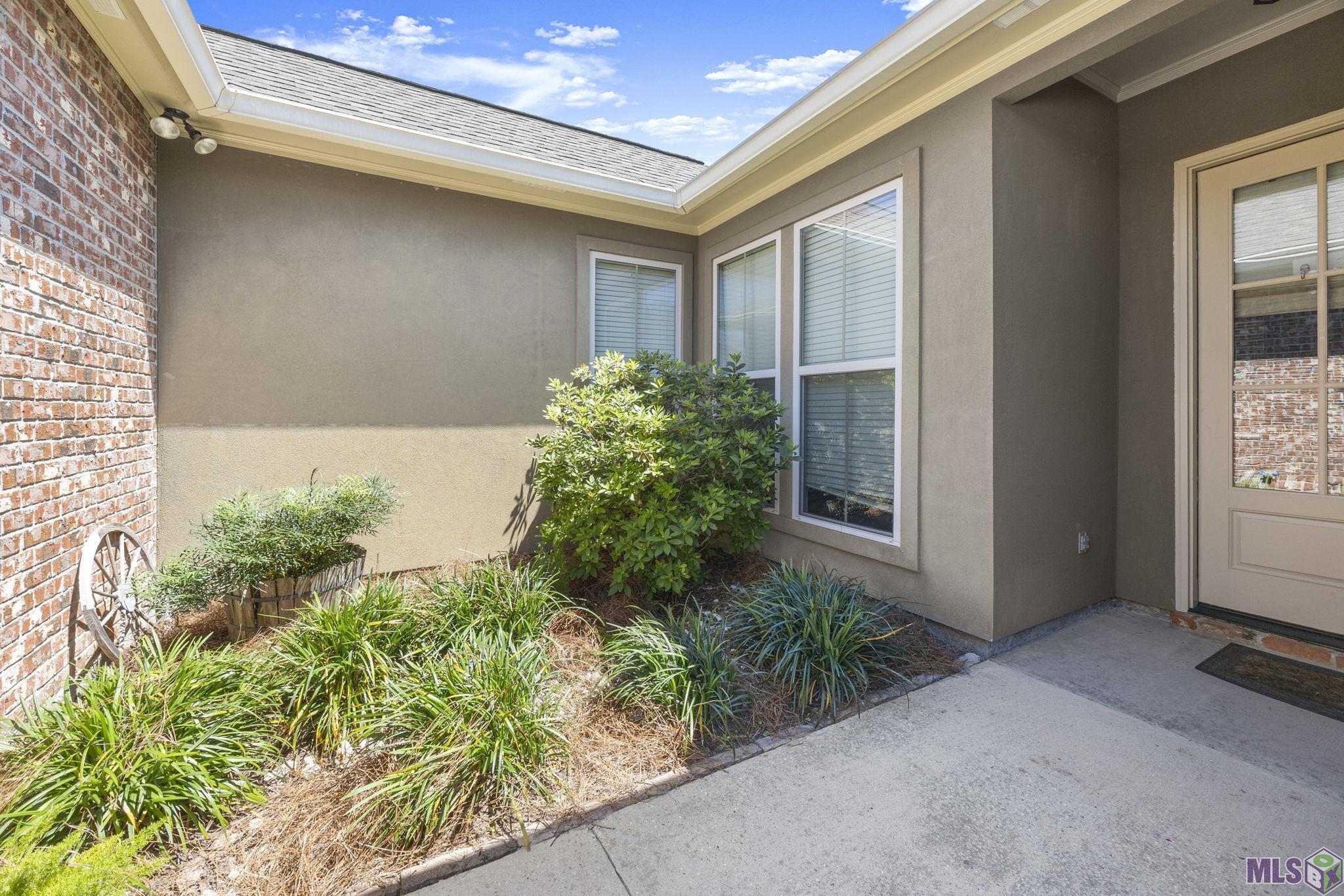 10552 Springtree Avenue, Baton Rouge, LA 70810 — photo 2