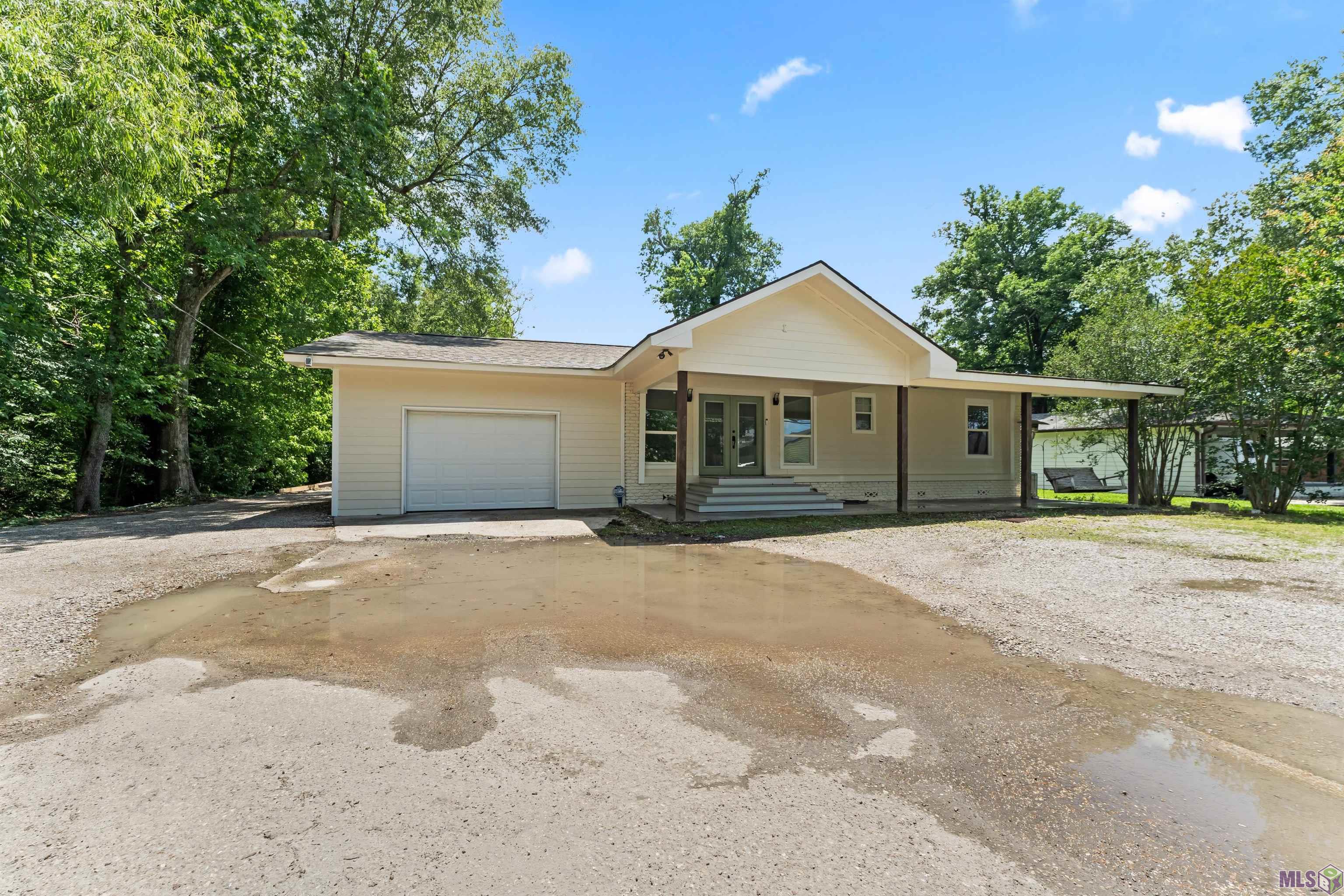 15376 Tiger Bend Road, Baton Rouge, LA 70817