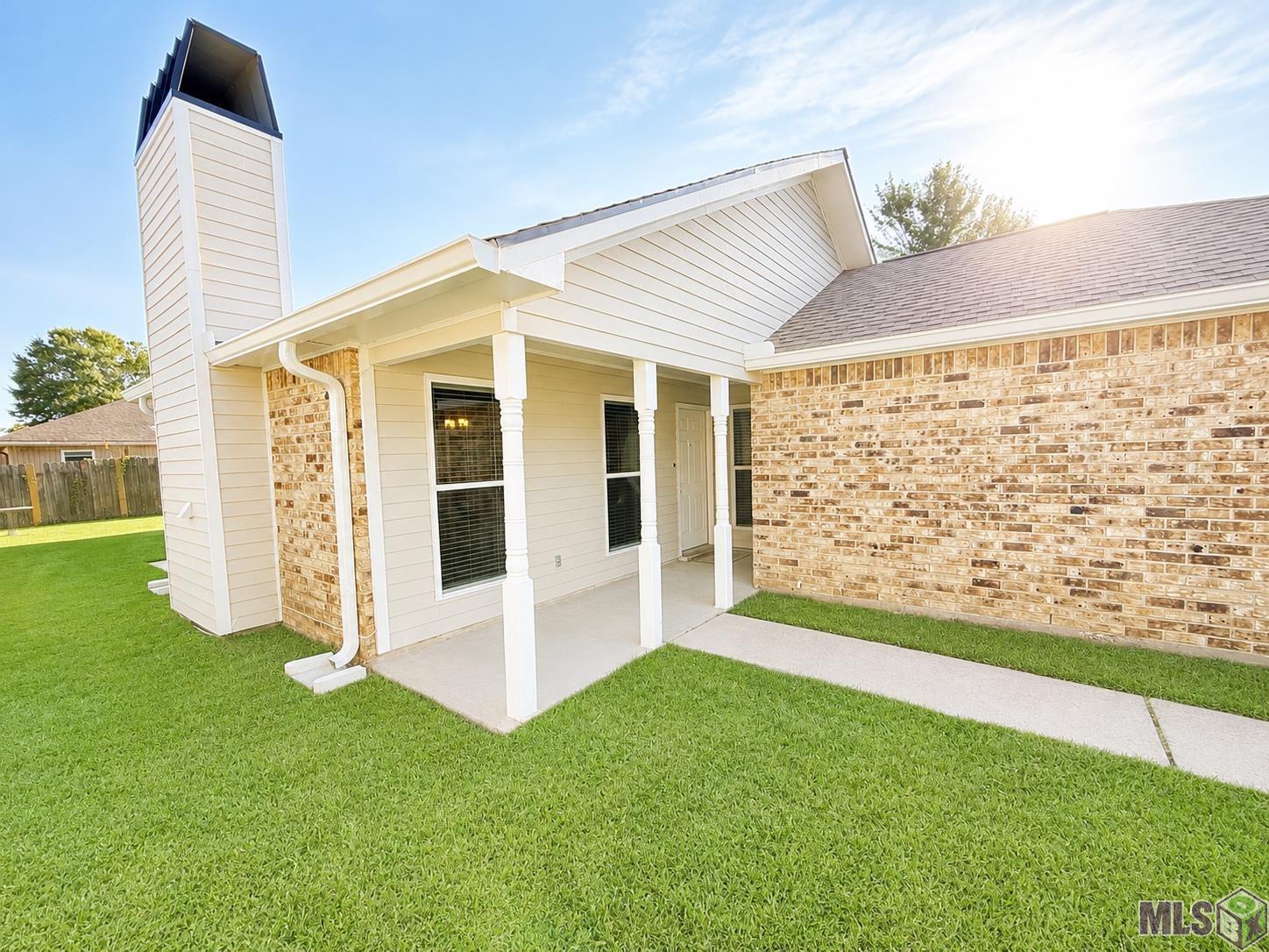 2054 Pecan Ridge Avenue, Baton Rouge, LA 70816 — photo 2