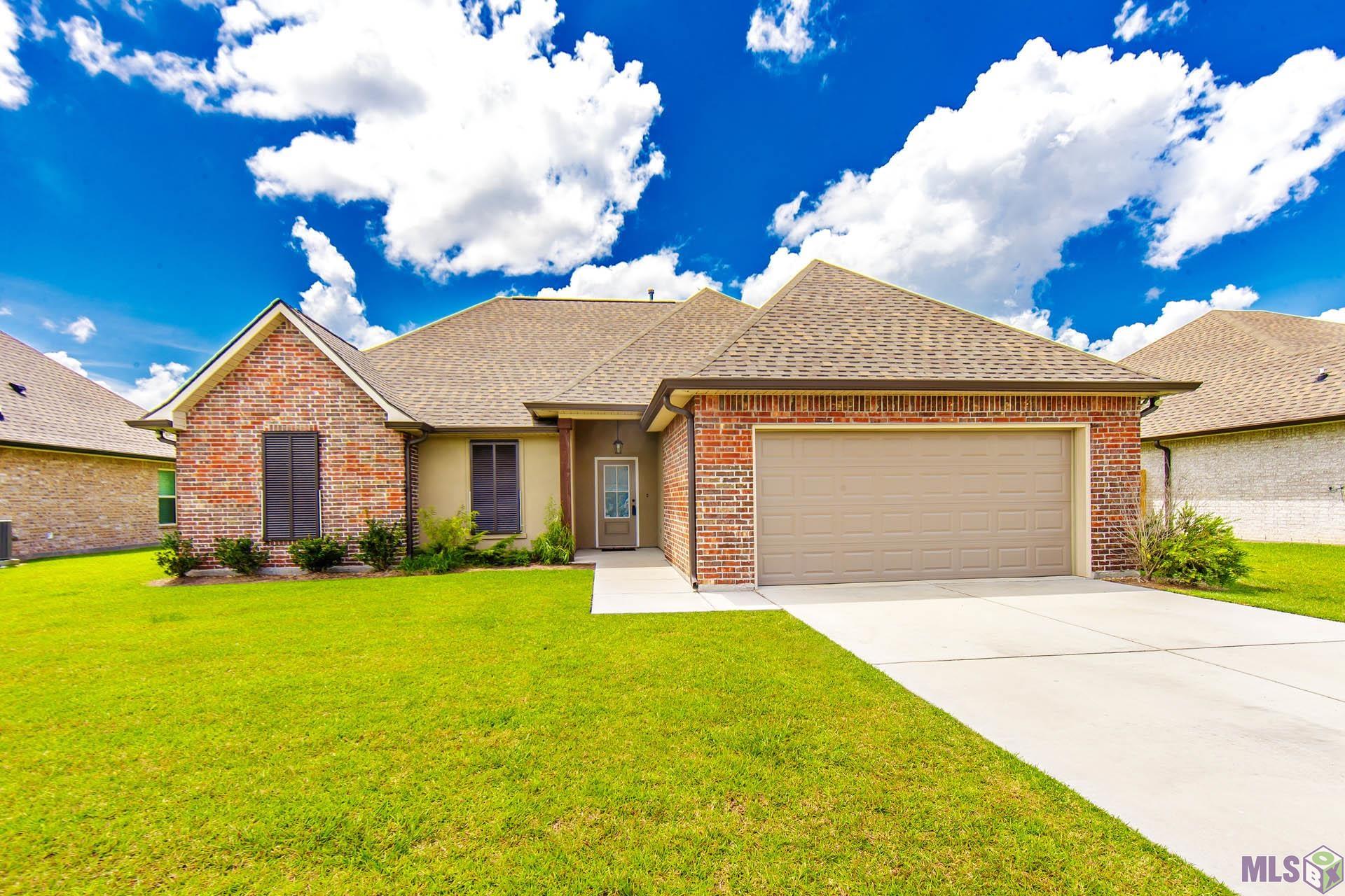 158 Pond Dr — photo