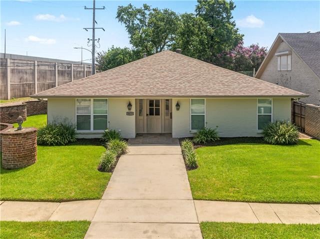 5679 Bellaire Drive — photo