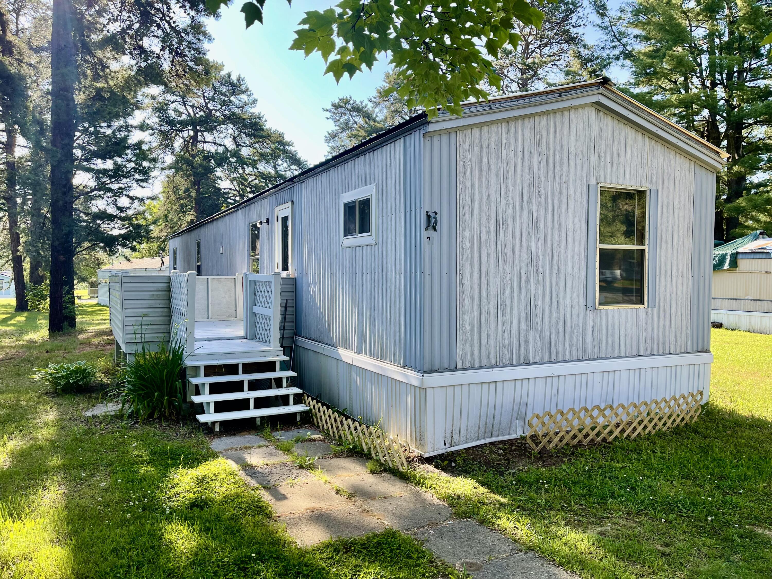 16 Gary Way — photo