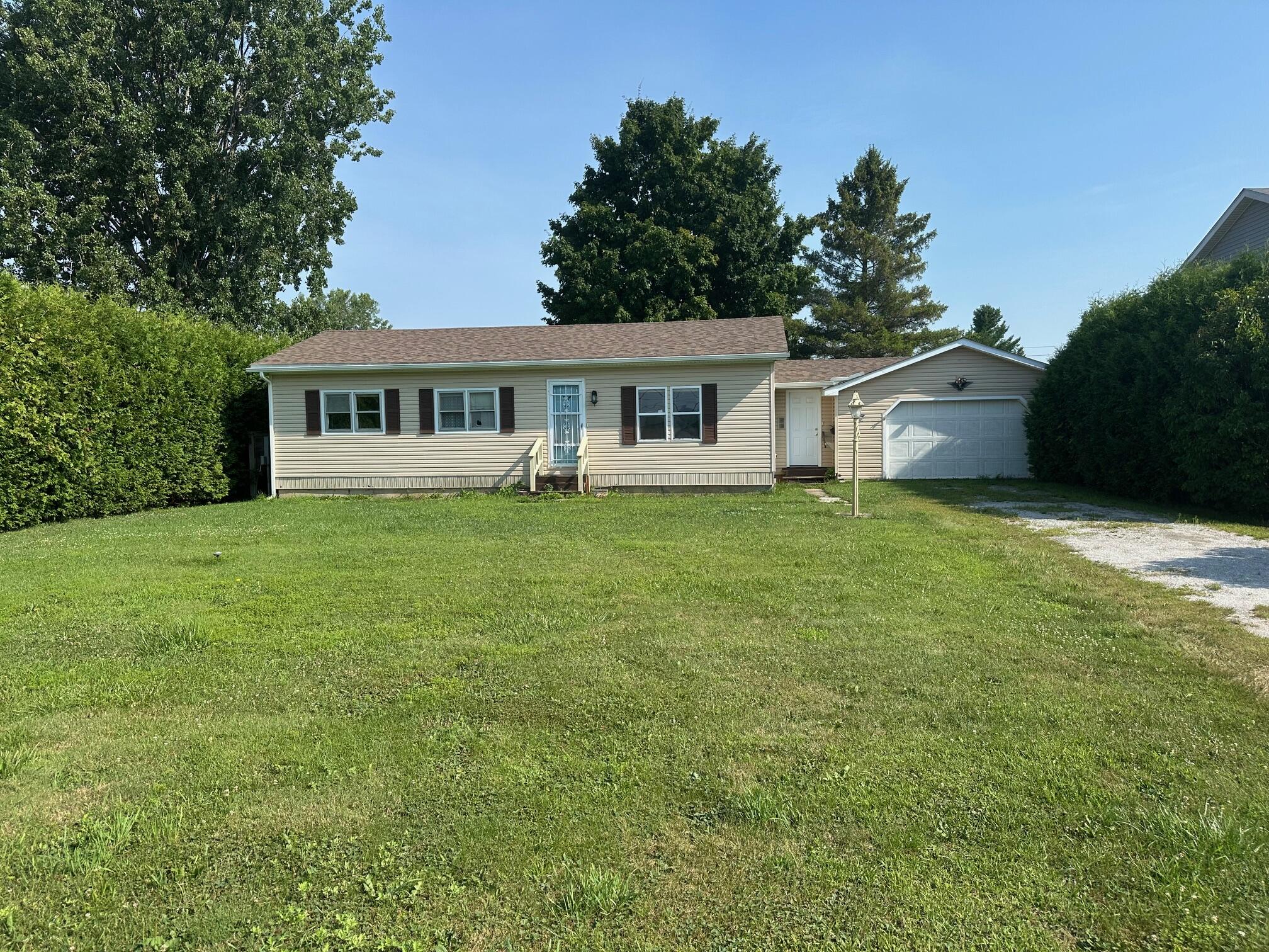 14 Columbus Dr Drive — photo